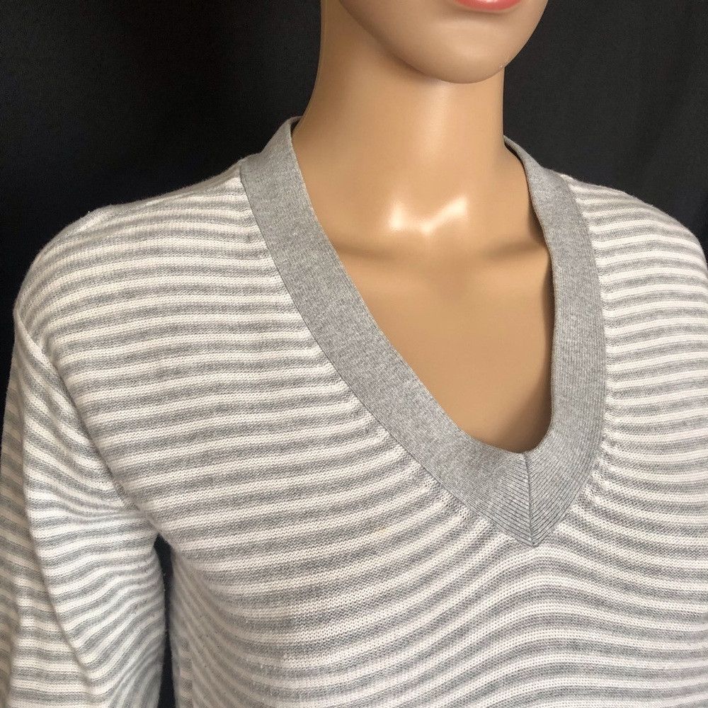 Tommy Hilfiger Tommy Hilfiger Striped V-Neck Sweater Grey Size S Size S / US 4 / IT 40 - 1 Thumbnail