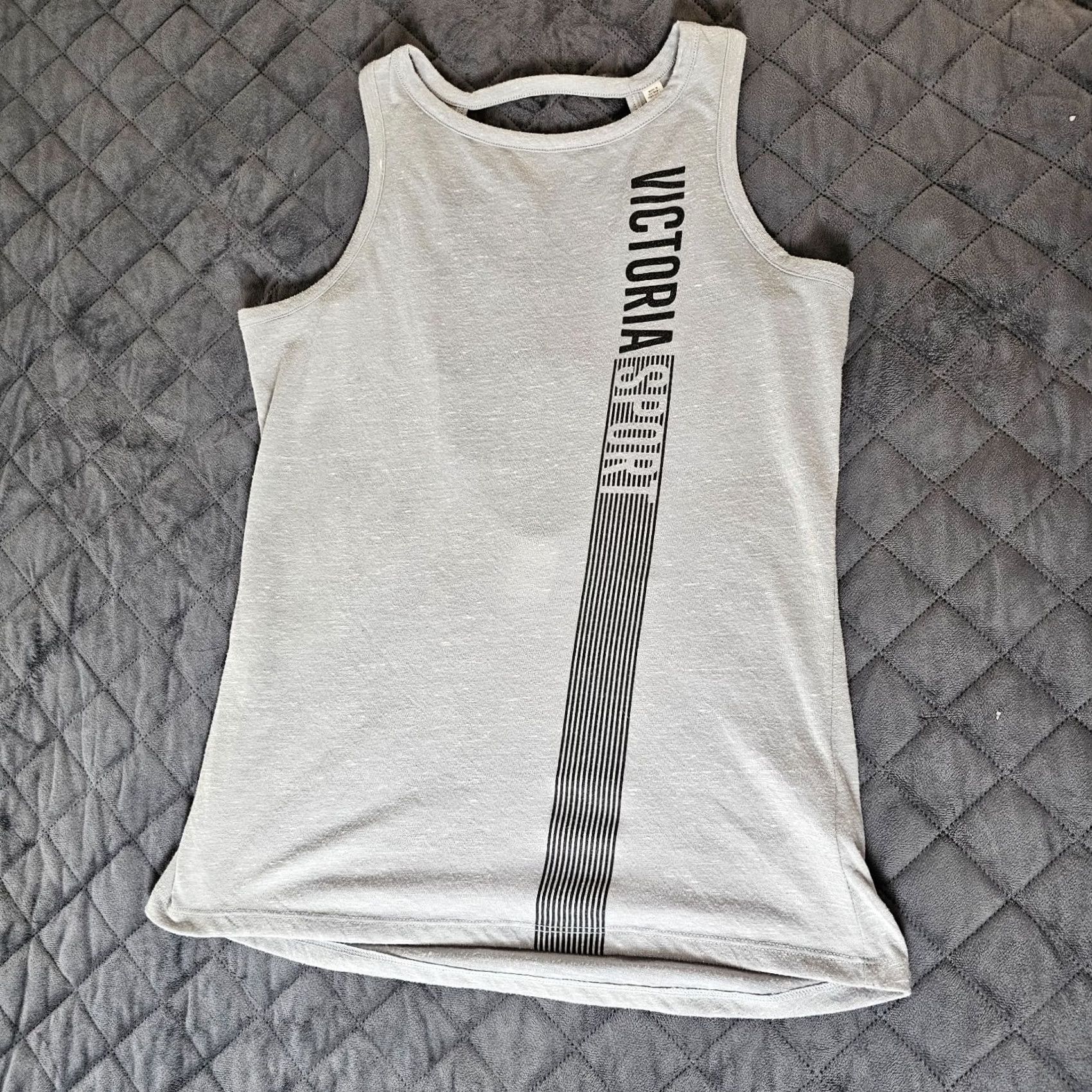 Victoria's Secret V_Sport Victoria's Secret Ultimate Strappy Side Logo Sport Top Gray Athletic Gym Tight Tank Women XS Slim Logo Size XS / US 0-2 / IT 36-38 - 6 Thumbnail