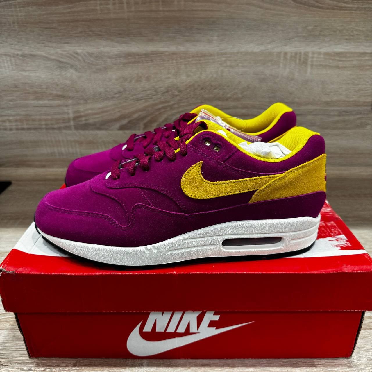 Nike × Patta × atmos NikeLab Air Max 1 PRM Dynamic Berry Size US 9 / EU 42 - 4 Thumbnail