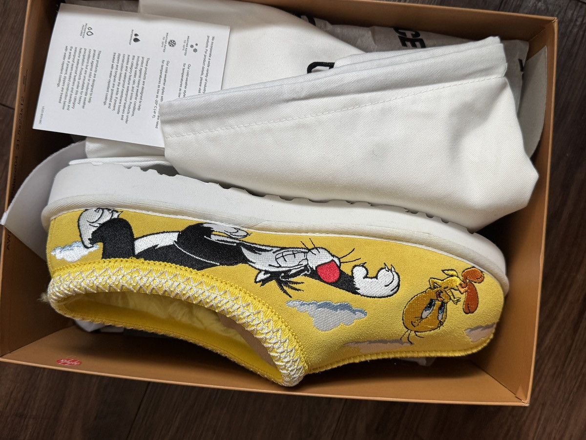 Palace × Umbro 10M / 11W PALACE UGG TASMAN SLIPPER LOONEY TUNES BLACK Size US 10 / EU 43 - 2 Thumbnail