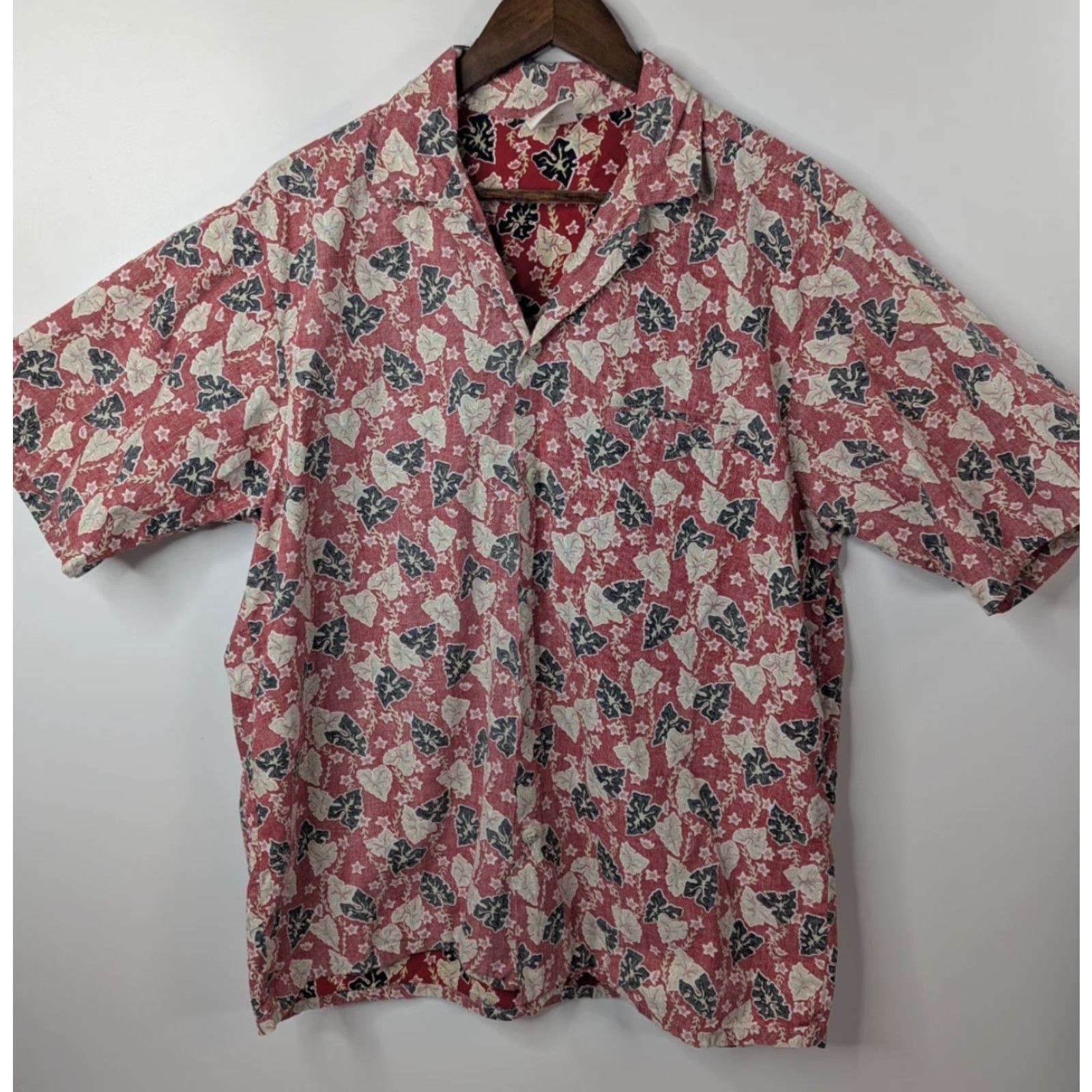 Vivobarefoot VTG Go Barefoot Camp Collar Shirt Men's L Red Hawaiian Aloha Reverse Leaf Floral Button-Up Casual Vintage Size US L / EU 52-54 / 3 - 2 Thumbnail