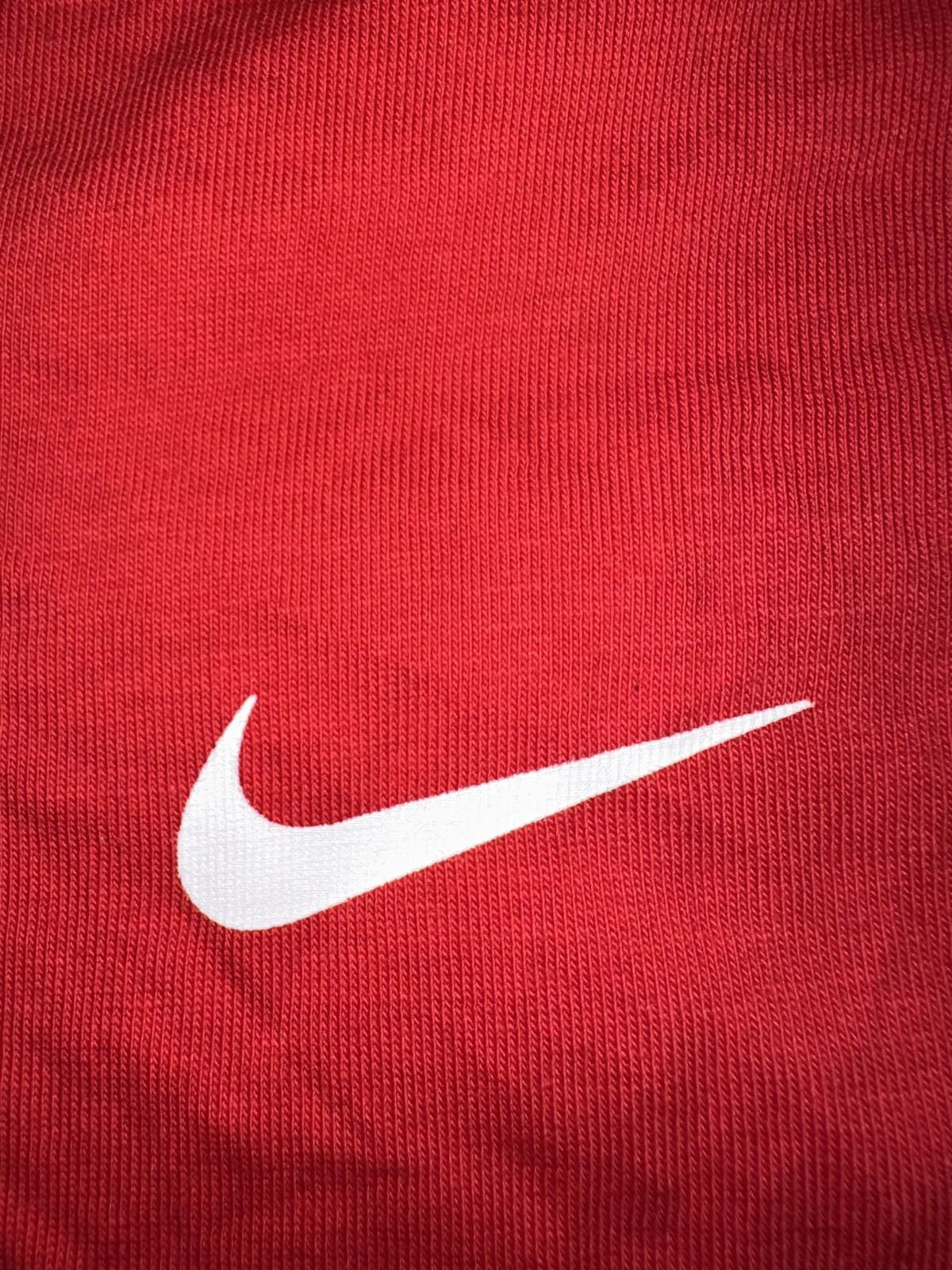 Nike Vintage Rare Nike Men’s Team England Soccer Core Crest Red Tee Size US S / EU 44-46 / 1 - 3 Thumbnail