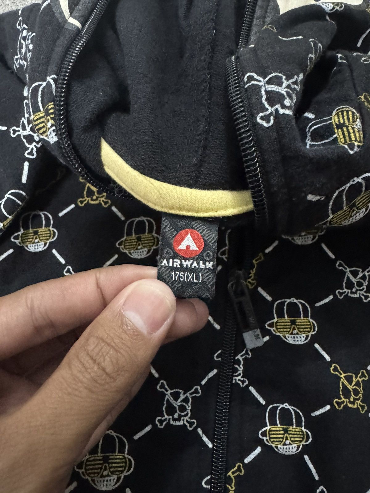 Japanese Brand JAPANESE STYLE WITH KANYE WEST LOGO LIKE LGB STYLE Size US L / EU 52-54 / 3 - 7 Thumbnail