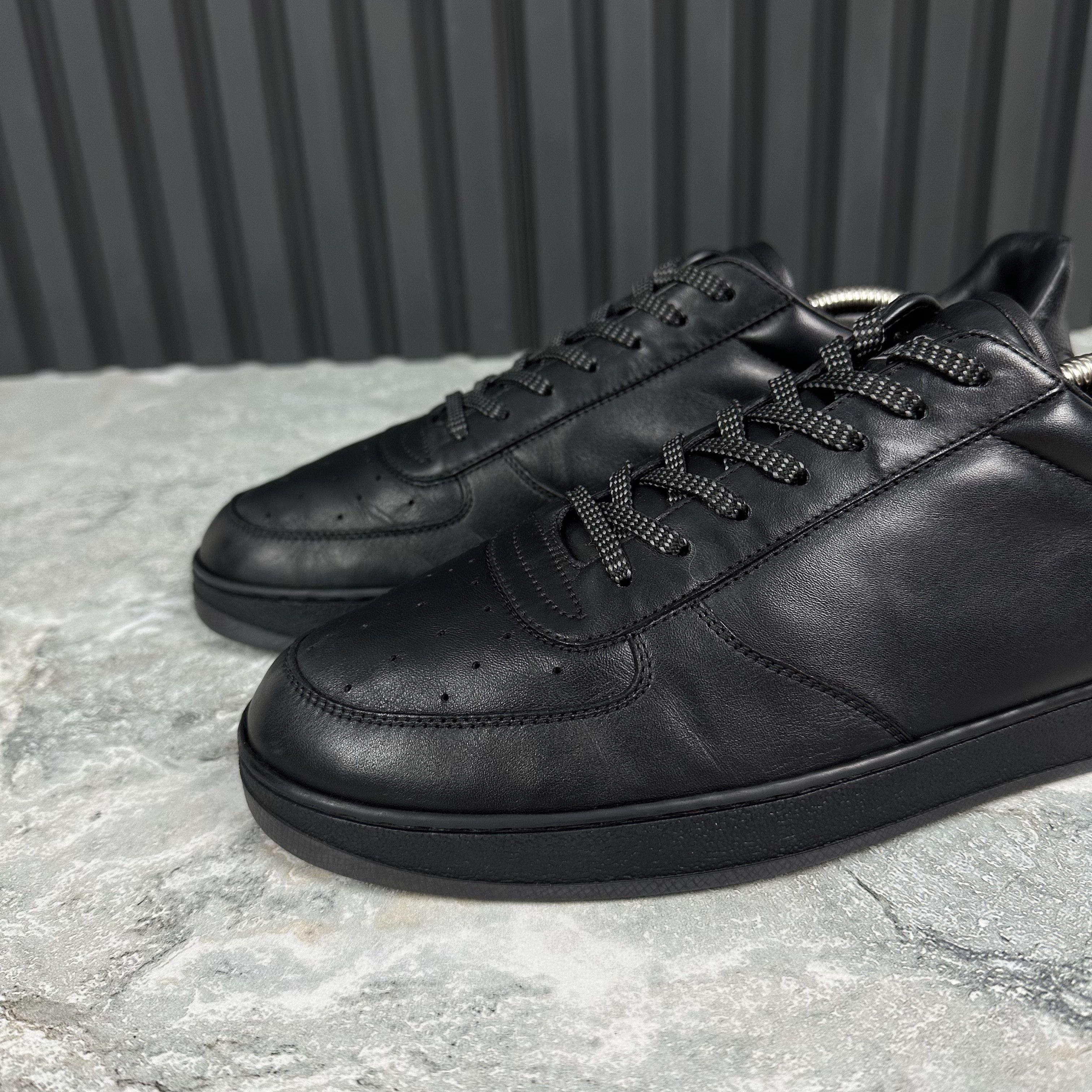 Louis Vuitton Louis Vuitton Rivoli Sneaker Leather Monogram Canva Size US 8.5 / EU 41-42 - 13 Thumbnail