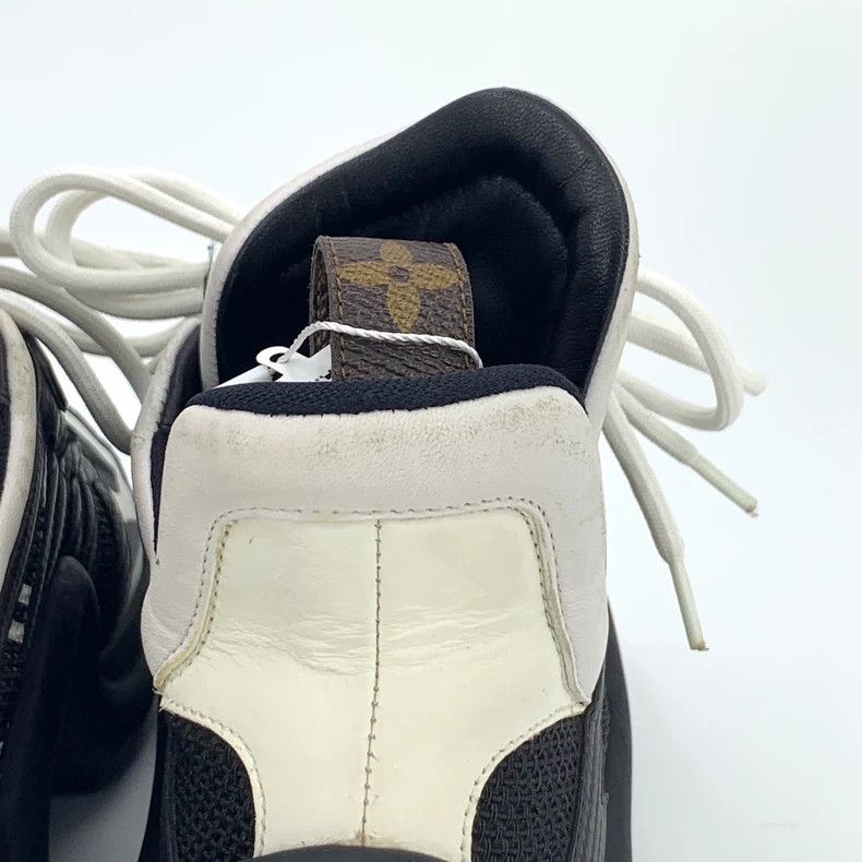 Louis Vuitton Louis Vuitton Black Round Toe Platform Lace-Up Casual Snea Size US 7.5 / IT 37.5 - 9 Thumbnail