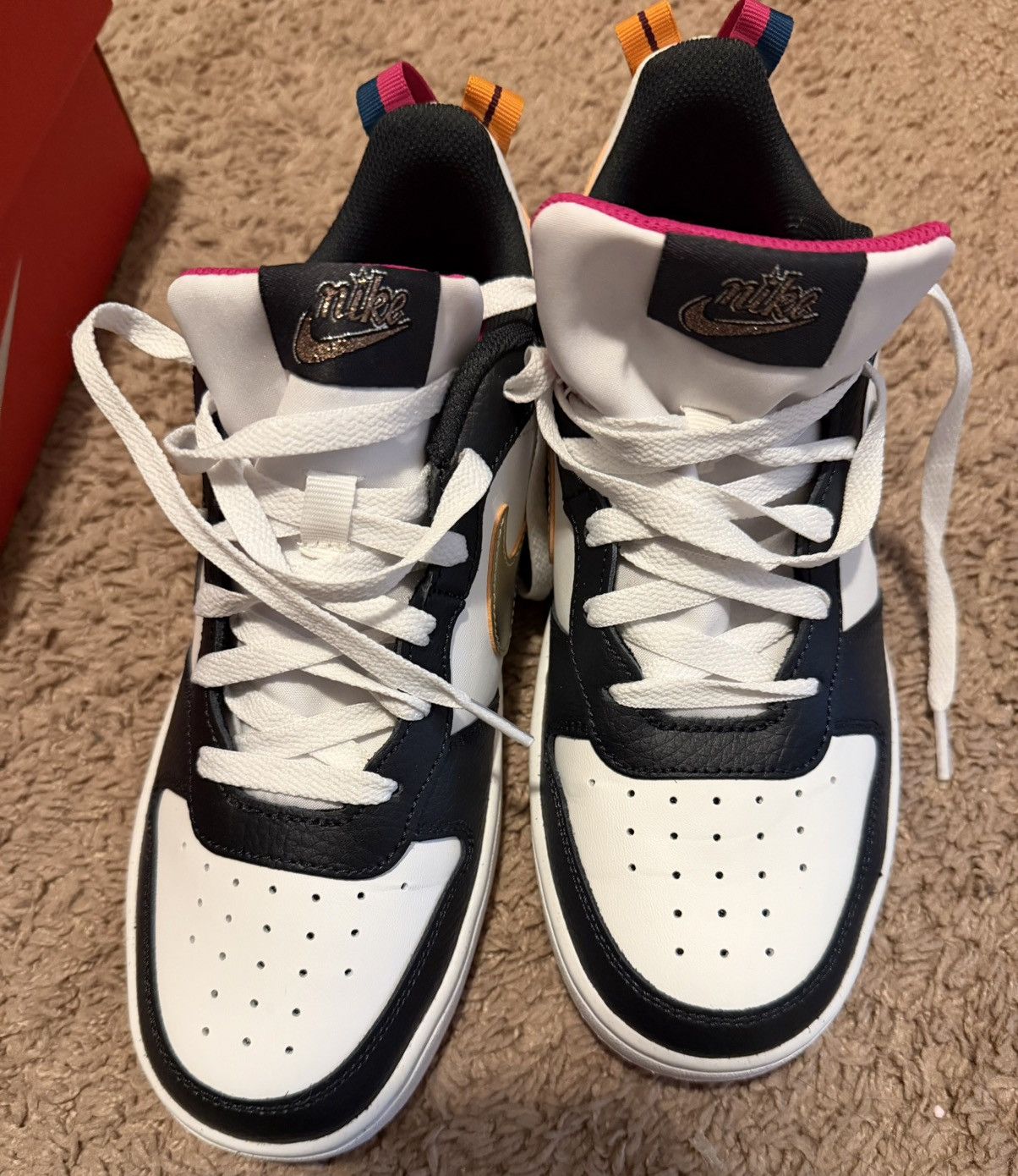 Nike COURT BOROUGH LOW 2 SE (GS) 7 Youth Size US 7 / IT 37 - 8 Thumbnail