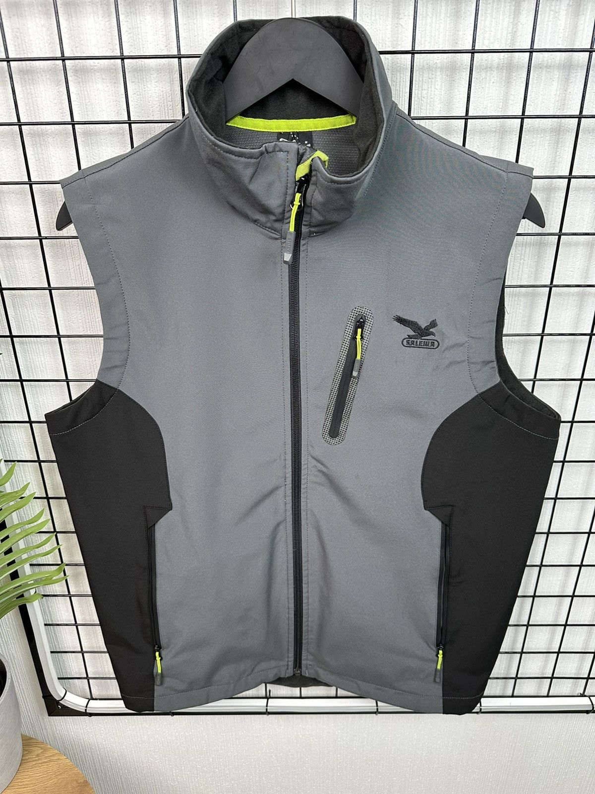 SALEWA Salewa windbreak Vest Size M Men Grey Black Size US M / EU 48-50 / 2 - 4 Thumbnail