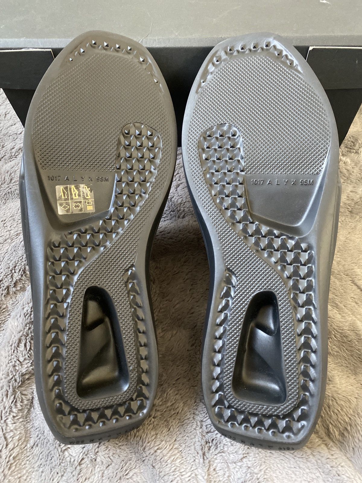 1017 ALYX 9SM 1017 Alyx 9sm leather mono slip on Size US 9.5 / EU 42-43 - 6 Thumbnail