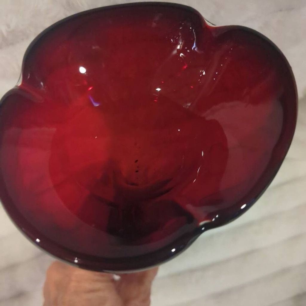 The Unbranded Brand Ruby Red Tall Blown Bud Vase Tulip Shaped Top Size ONE SIZE - 3 Thumbnail
