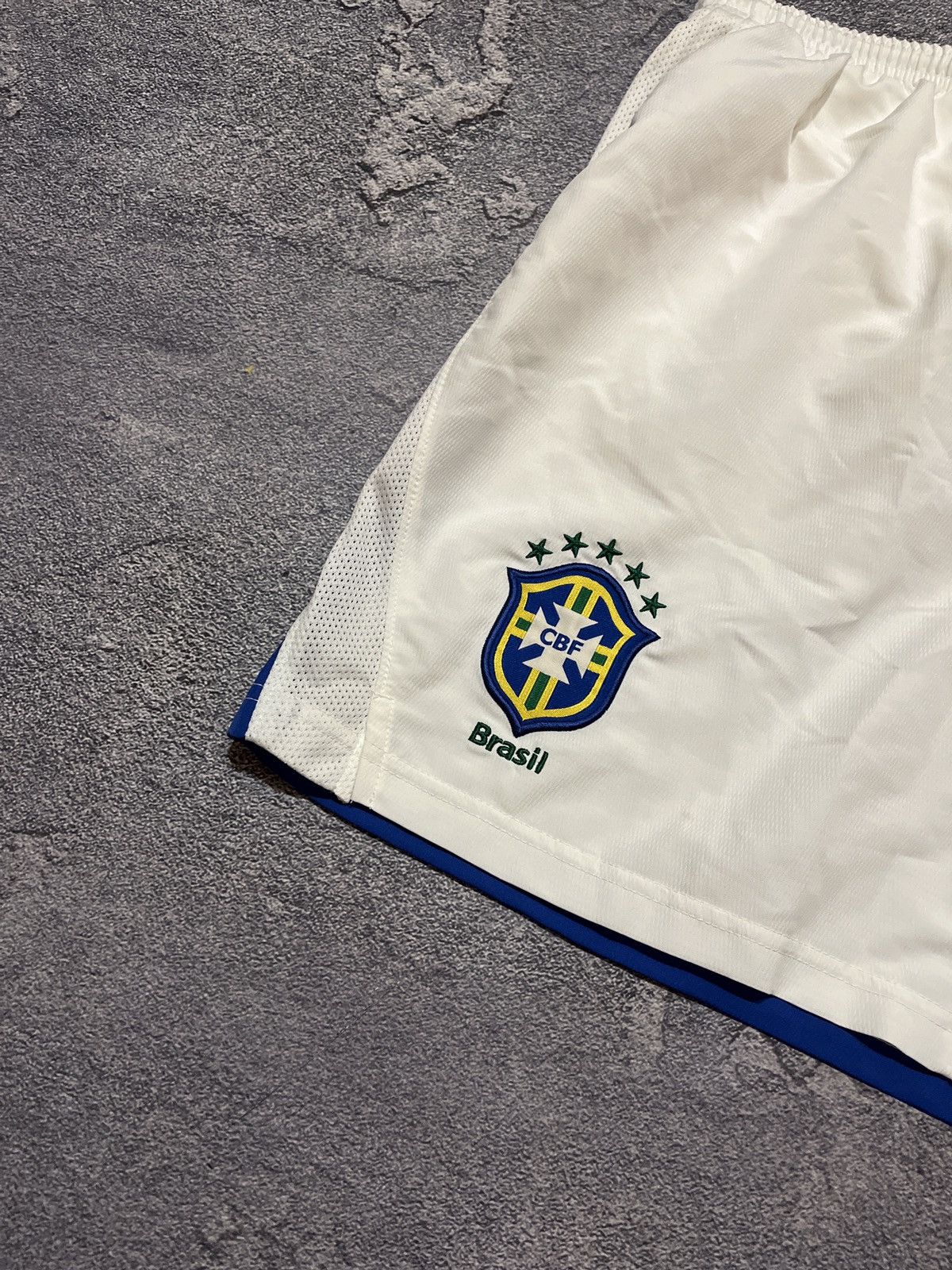 Vintage Vintage Brazil Nike Football Soccer white Shorts Size US 30 / EU 46 - 3 Thumbnail