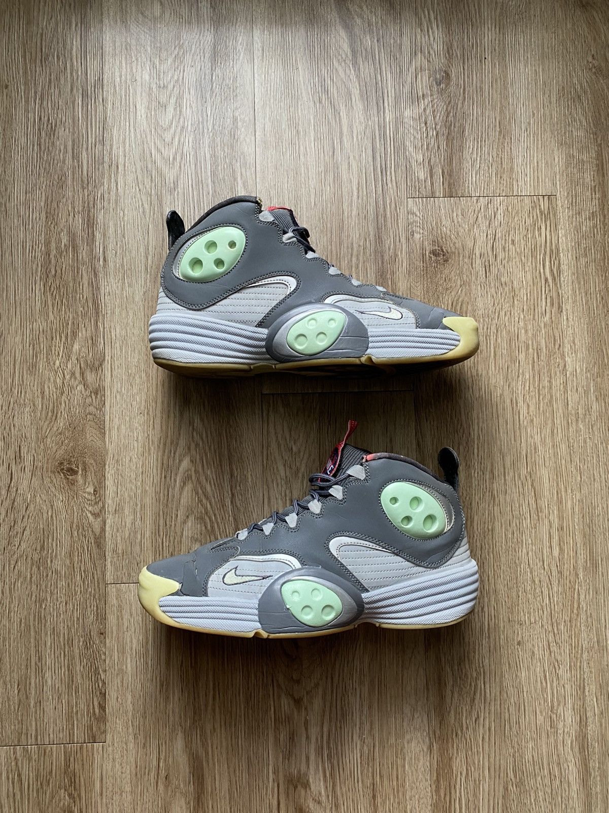Nike NIKE FLIGHT ONE NRG GALAXY 2012 Size US 10 / EU 43 - 1 Thumbnail