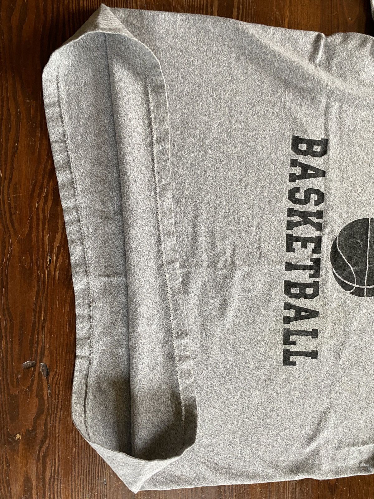 NCAA Vintage 90’s Wake Forest Basketball Single Stitch Boxy Tee Size US XL / EU 56 / 4 - 11 Thumbnail