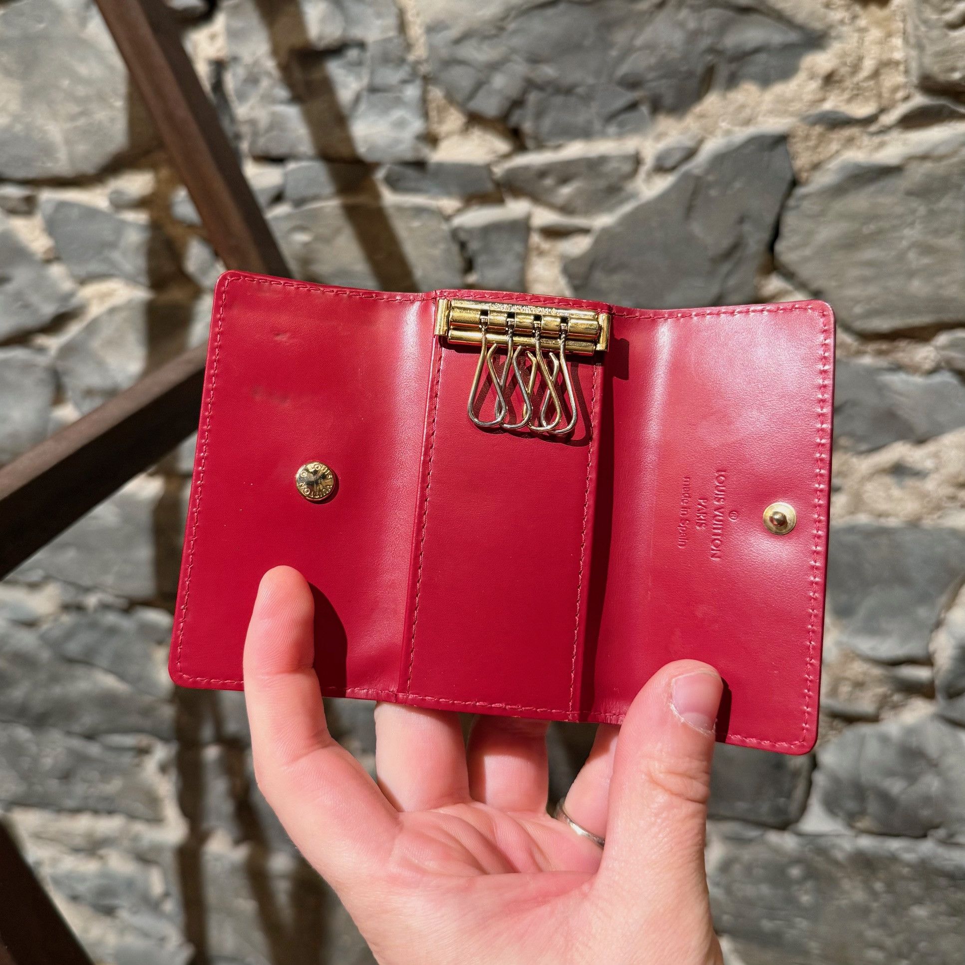 Louis Vuitton Louis Vuitton Vintage Red Vernis Monogram 4 Key Holder Size ONE SIZE - 10 Thumbnail