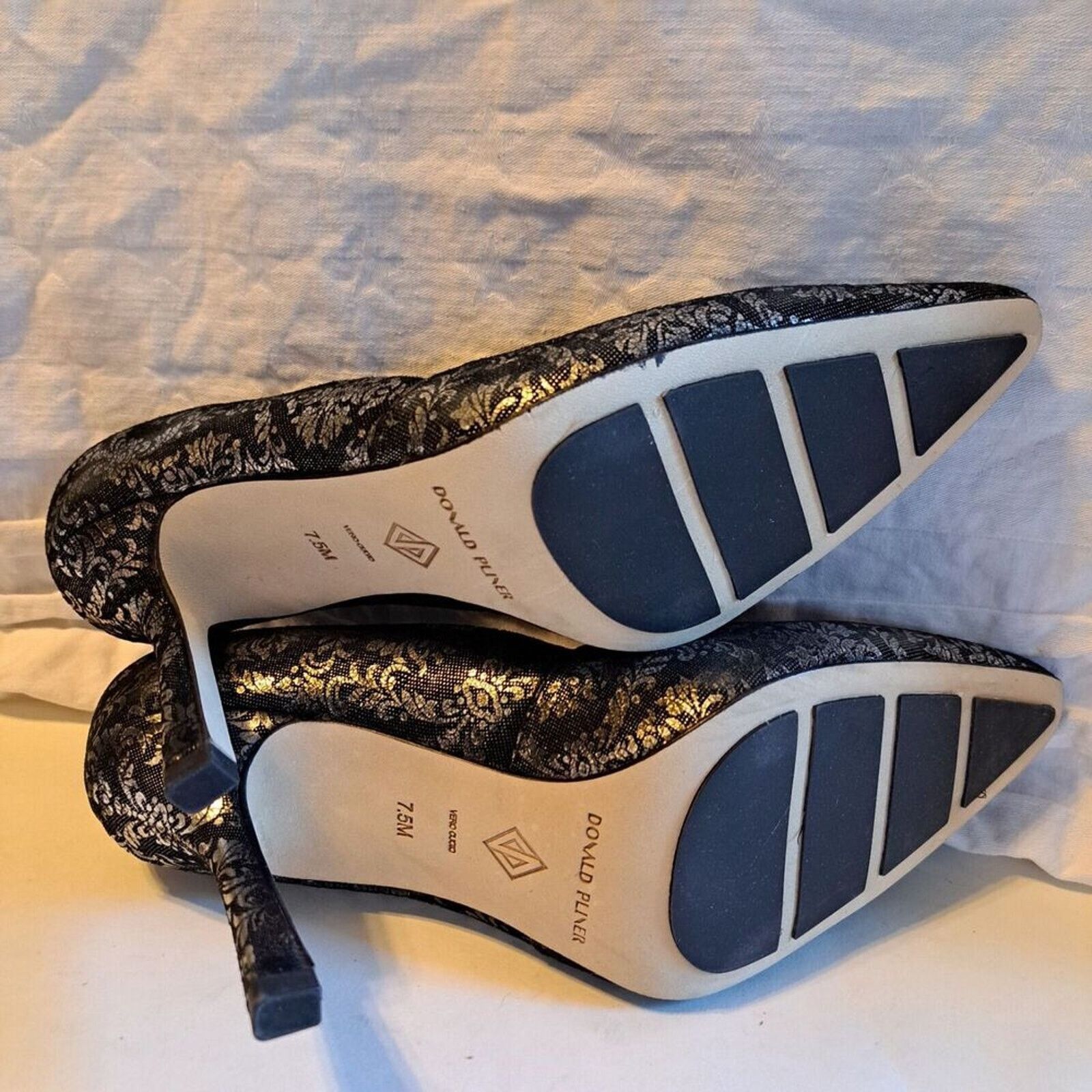 Donald Pliner Donald Pliner Pola Brocade Slip-On Metallic Heels 7.5M New! Size US 7.5 / IT 37.5 - 10 Thumbnail