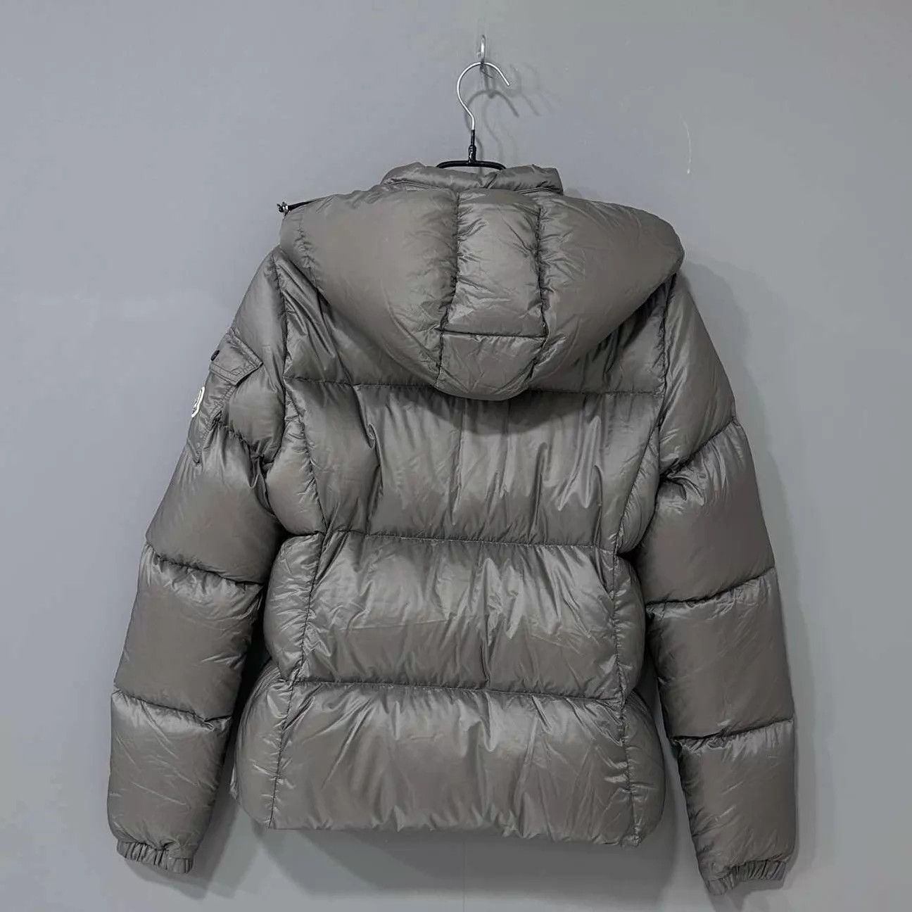 Moncler Moncler Fourmi gray hooded down jacket 2 new tags Size XS / US 0-2 / IT 36-38 - 3 Thumbnail
