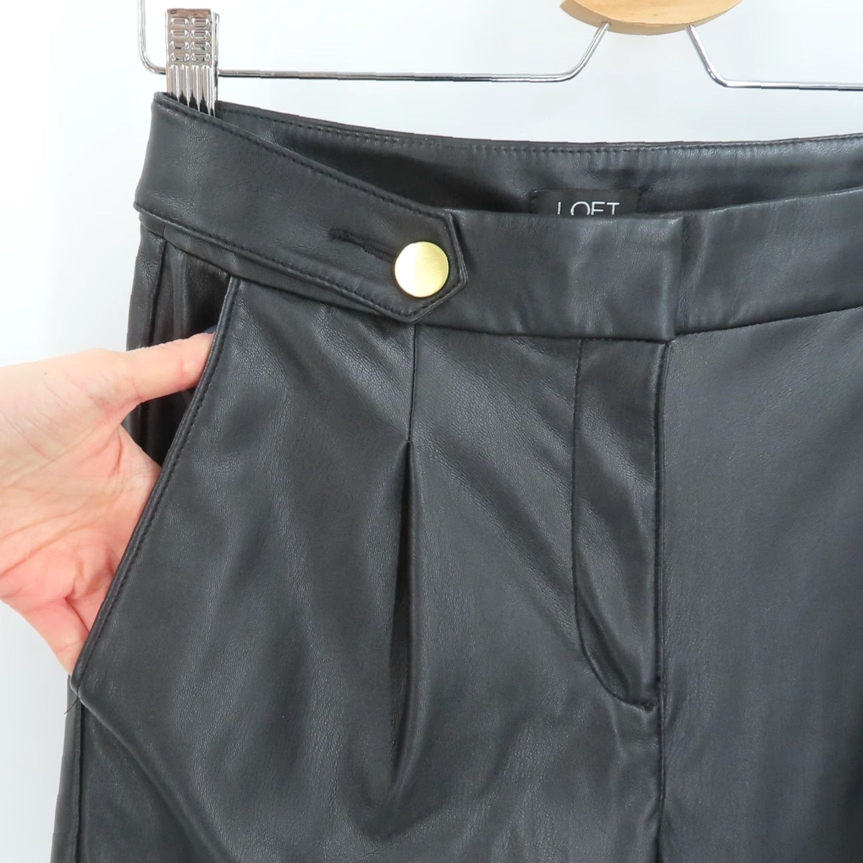 Loft LOFT Womens 00 Solid Black Faux Leather Trouser Pants Gold Buttons Pockets Size 24" / US 00 / IT 34 - 3 Thumbnail
