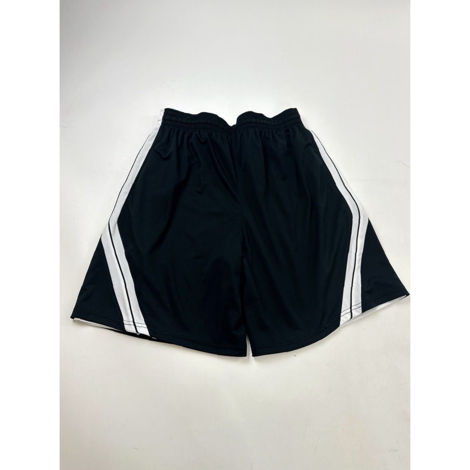 Under Armour Under Armour Reversible Basketball Shorts Women's Large Black White Size 36" / US 14 / IT 50 - 2 Thumbnail
