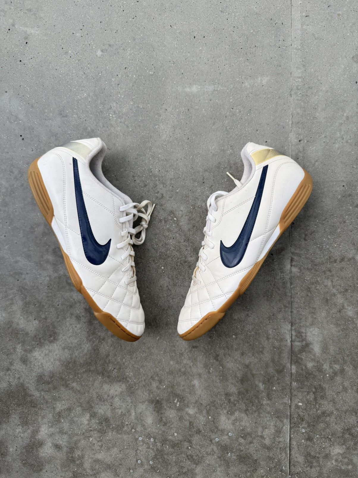 Nike Vintage Nike Tiempo 2012 in Mint Condition Streetwear soccer Size US 11.5 / EU 44-45 - 1 Thumbnail