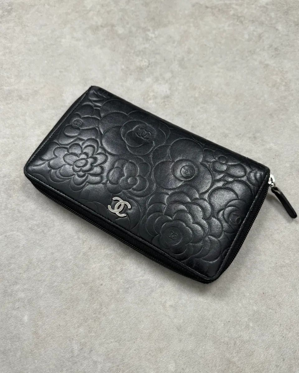 Chanel Chanel Black Lambskin Camellia Embossed Leather Wallet Size ONE SIZE - 1 Thumbnail