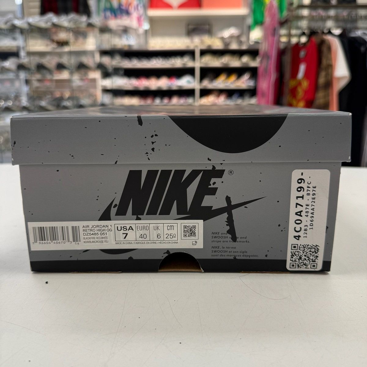 Jordan Brand Size 7 - Air Jordan 1 Retro OG High Washed Black Size US 7 / EU 40 - 7 Thumbnail