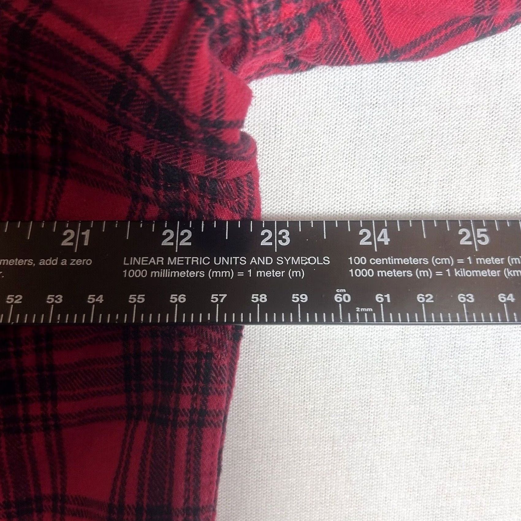 Vintage Duluth Plaid Long Sleeve Button-Up Shirts Mens Size L Red L/S Size US L / EU 52-54 / 3 - 4 Thumbnail