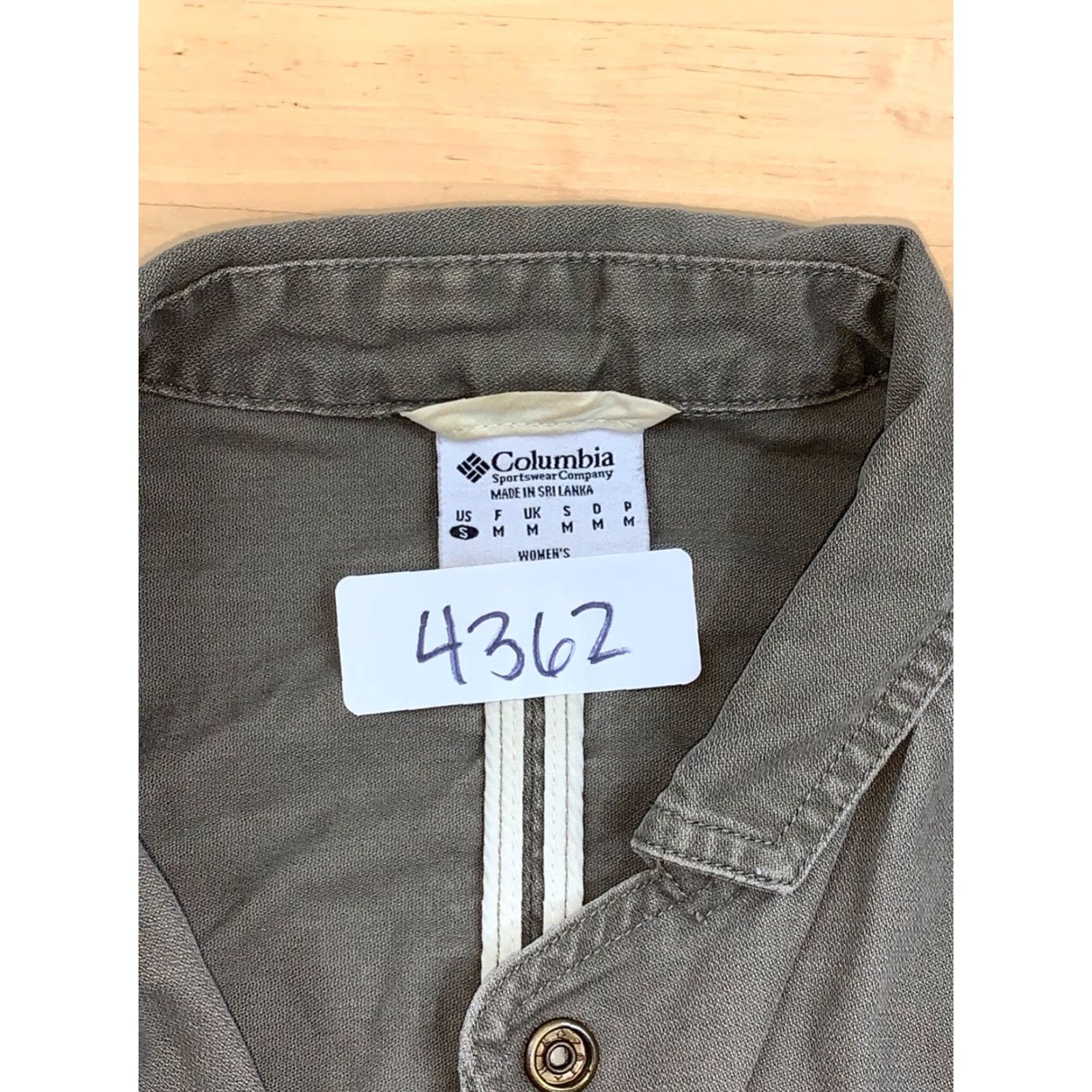 Vintage VINTAGE COLUMBIA SPORTSWEAR WOMENS JACKET S KHAKI GREEN Canvas Cotton 1/4 Zip Pockets Open Collared Basic Jacket Fall Spring Summer Womens Size S / US 4 / IT 40 - 3 Thumbnail