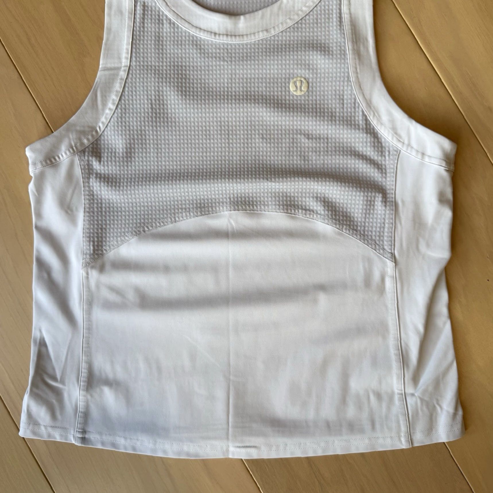 Lululemon Lululemon Sleeveless Shirt Women 4 Gray Vent Surge Workout Athleisure Tank Top Racerback Crew Neck Size S / US 4 / IT 40 - 4 Thumbnail