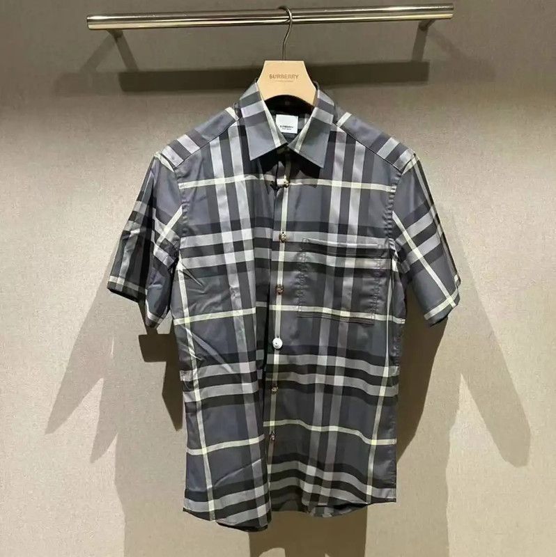 Burberry Burberry Black Cotton Short Sleeve Shirt Size US L / EU 52-54 / 3 - 1 Thumbnail