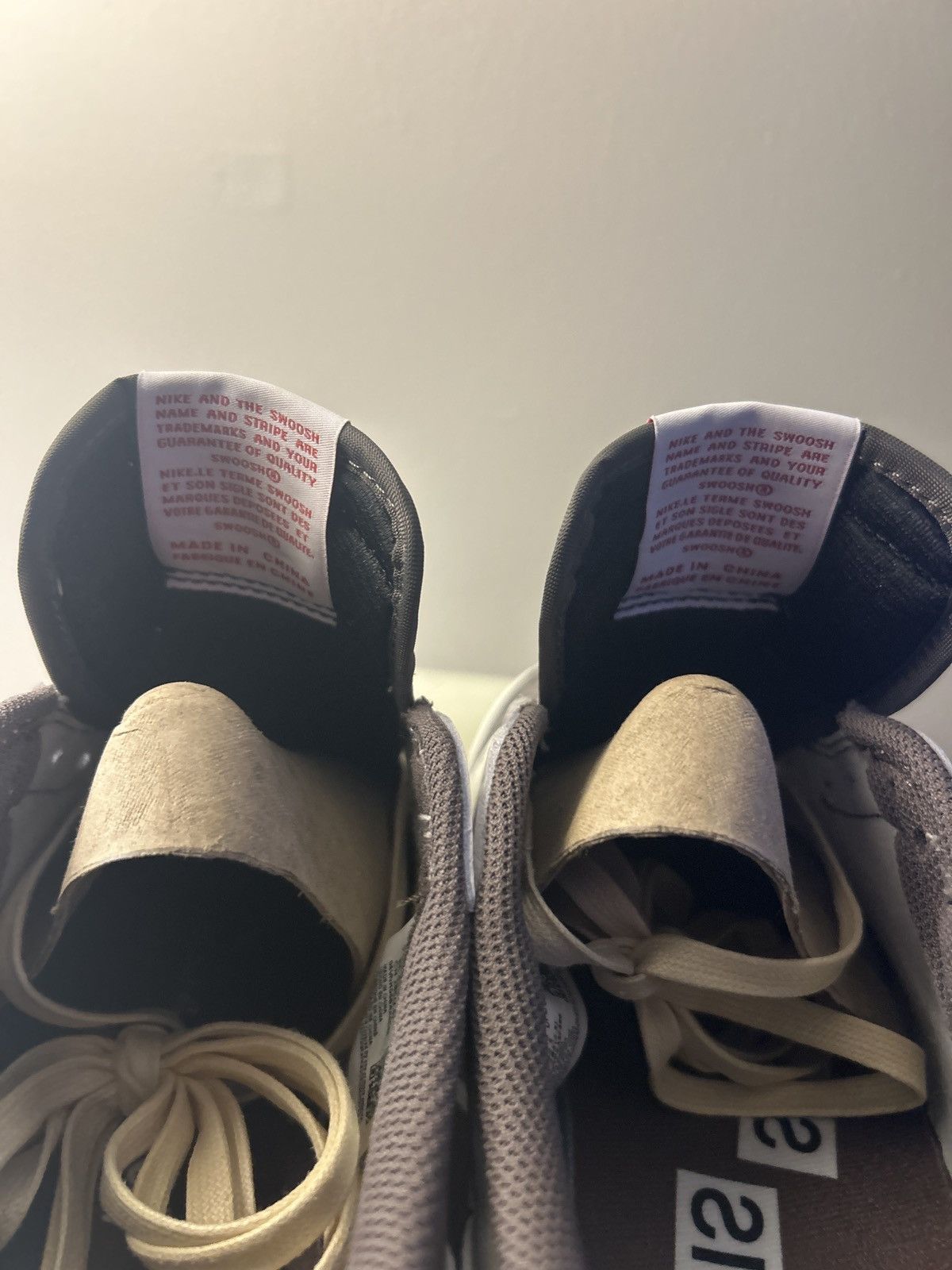 Jordan Brand × Travis Scott Travis Scott x Jordan 1 low Reverse Mocha Size US 10.5 / EU 43-44 - 9 Thumbnail