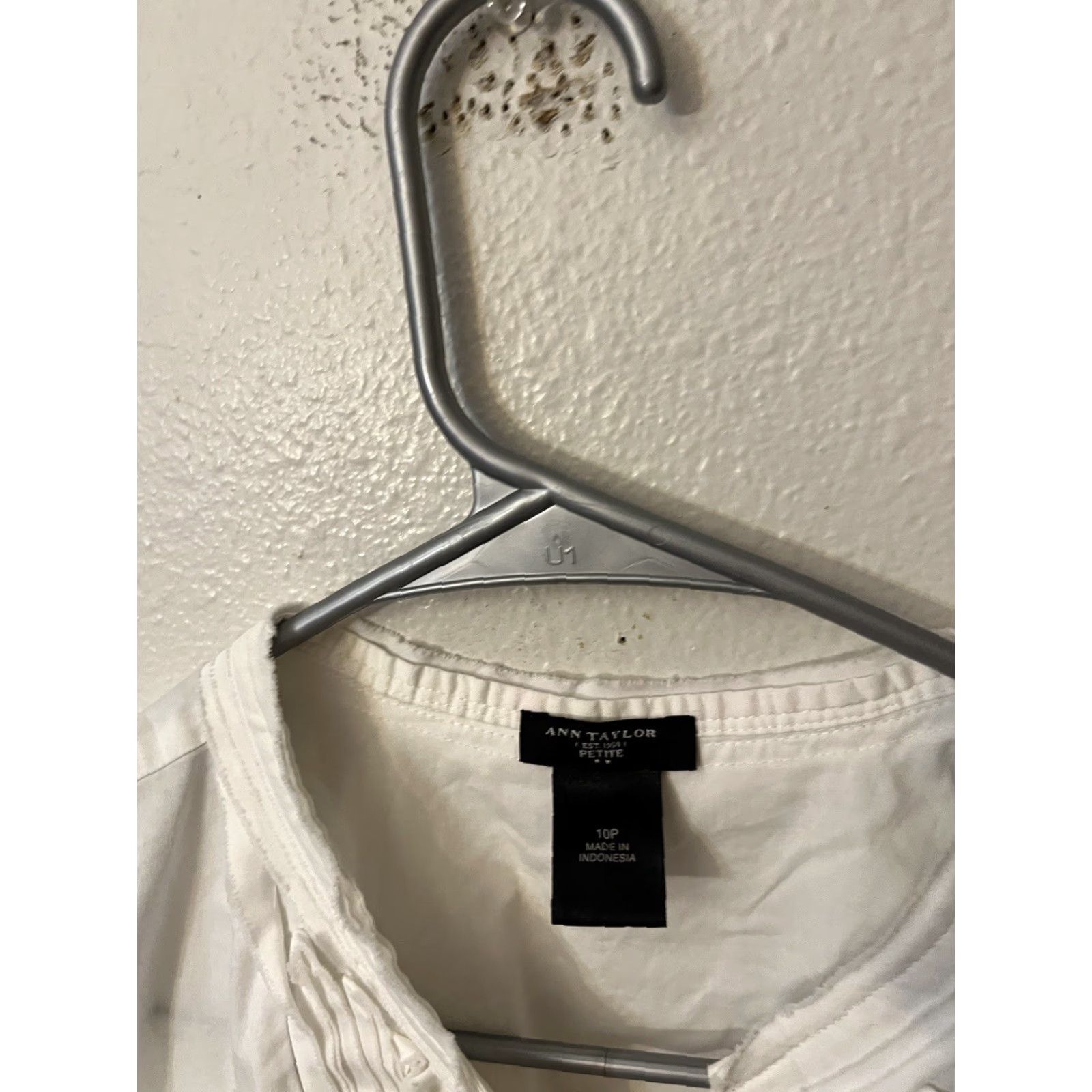 Ann Taylor Ann Taylor White Women Blouse Sleeveless V-Neck Petite 10P Size L / US 10 / IT 46 - 3 Thumbnail