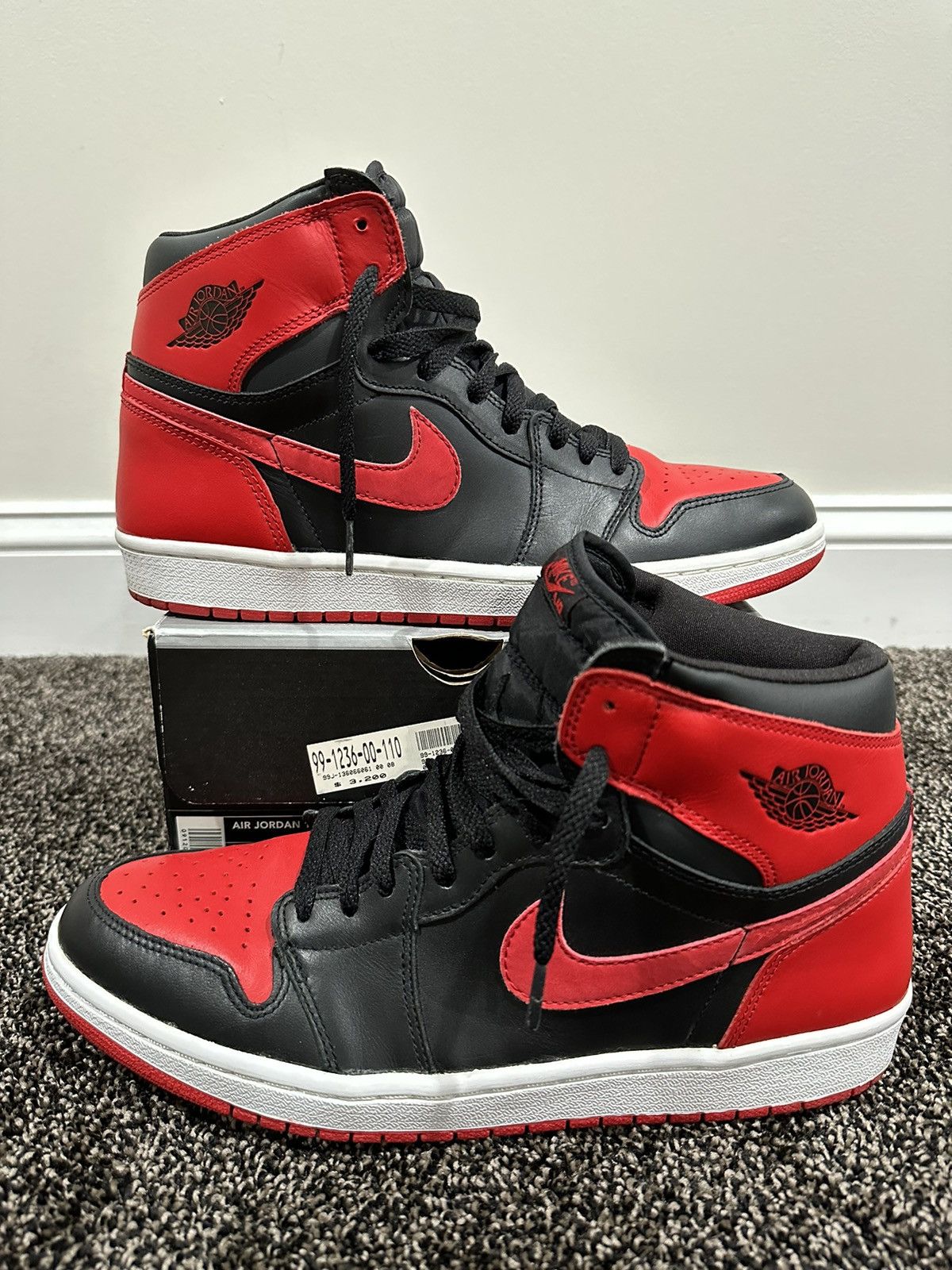 Jordan Brand Air Jordan 1 Retro Bred 2001 Sneakers Size US 11 / EU 44 - 1 Thumbnail