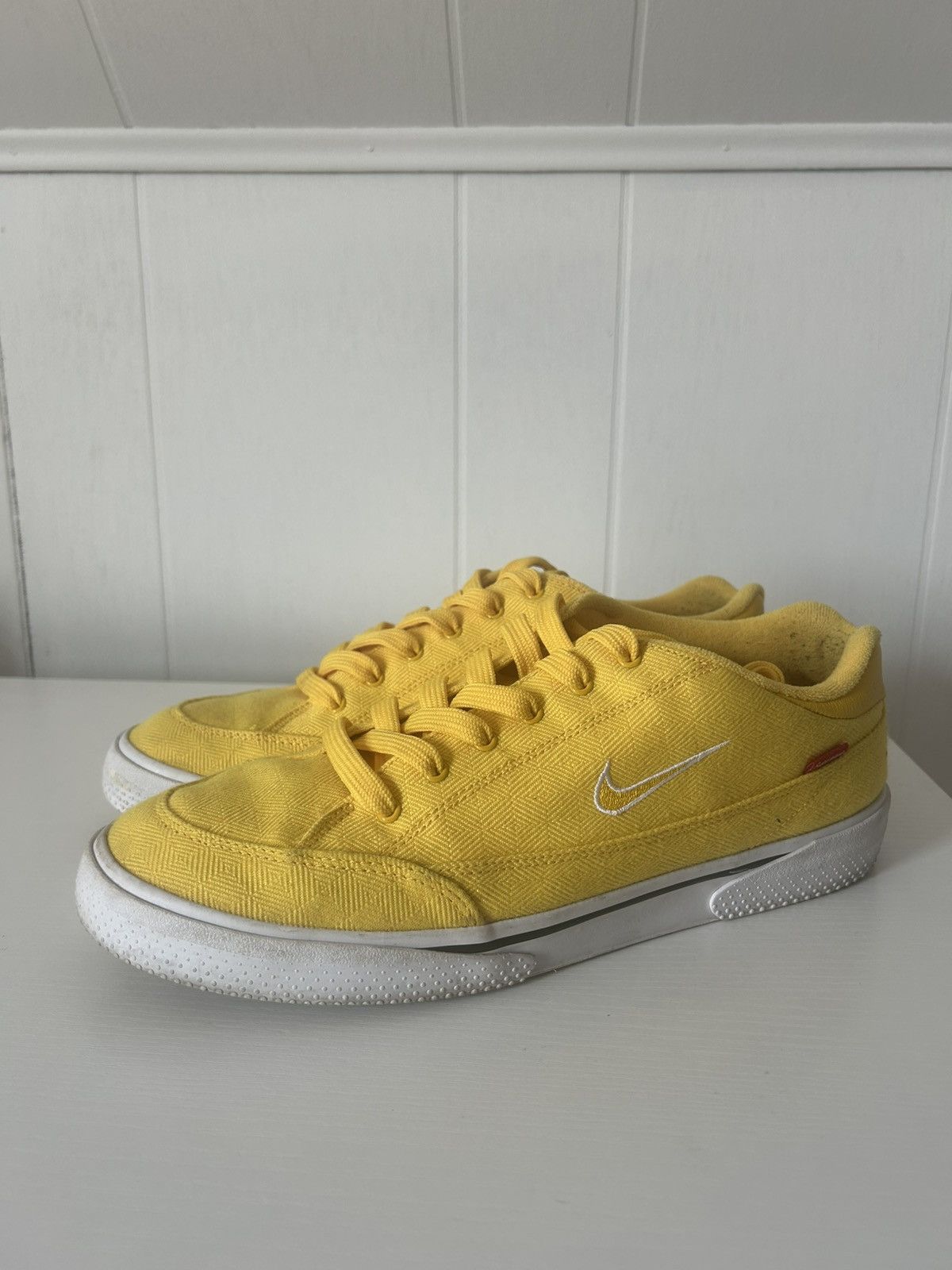 Nike × Supreme Supreme x Nike SB GTS QS 2015 Size US 10.5 / EU 43-44 - 2 Thumbnail