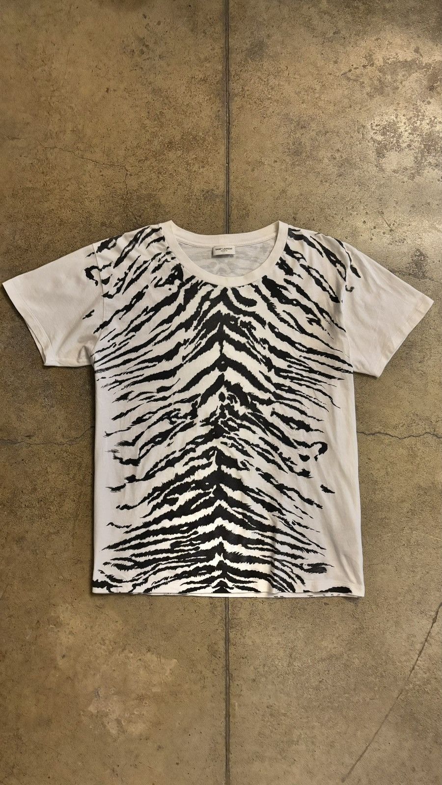 Saint Laurent Paris saint laurent ss'13 tiger animal print tee by hedi slimane Size US L / EU 52-54 / 3 - 1 Thumbnail