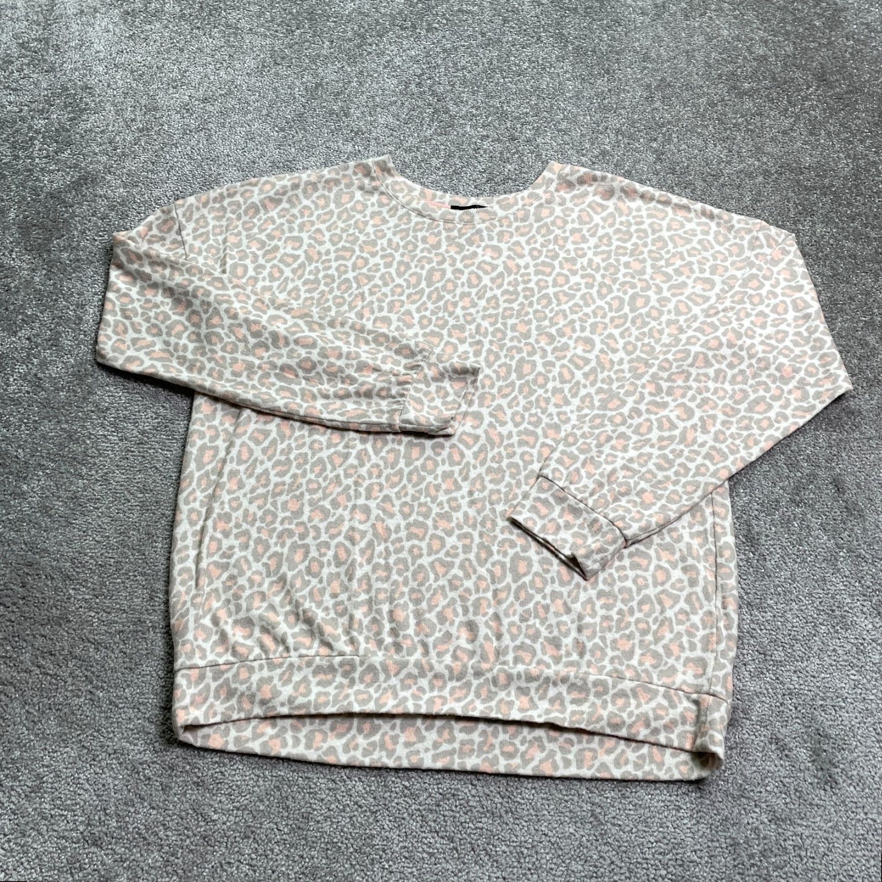 Bloomingdale's Aqua Bloomingdale's Sweatshirt Womens M Multicolor Leopard Print Casual Pullover Crew Neck Lightweight Fleece Breathable Regular No N/A Size M / US 6-8 / IT 42-44 - 2 Thumbnail