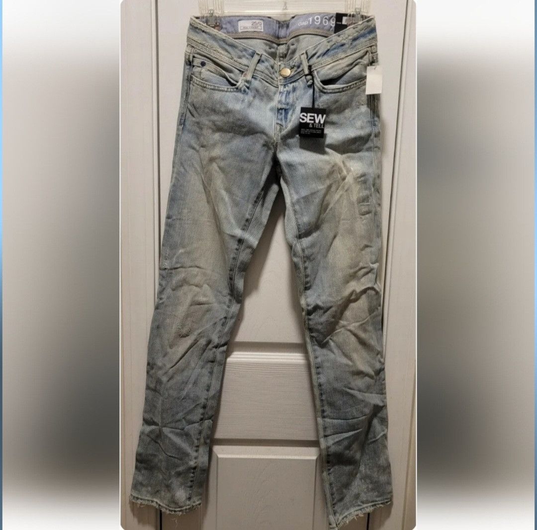 Gap NWT GAP Light Wash Real Straight 1969 Jeans Size 25/0 Size 25" / US 0 / IT 36 - 2 Thumbnail