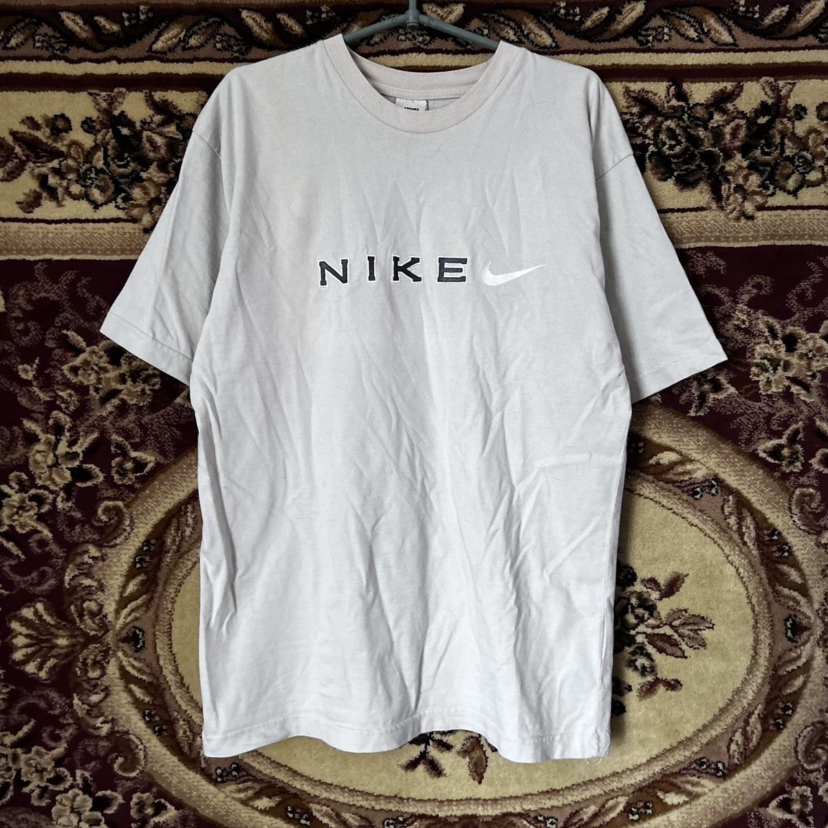 Nike × Vintage 90s Nike Big Logo Vintage Y2K Retro Tee T-Shirt Size US L / EU 52-54 / 3 - 1 Thumbnail