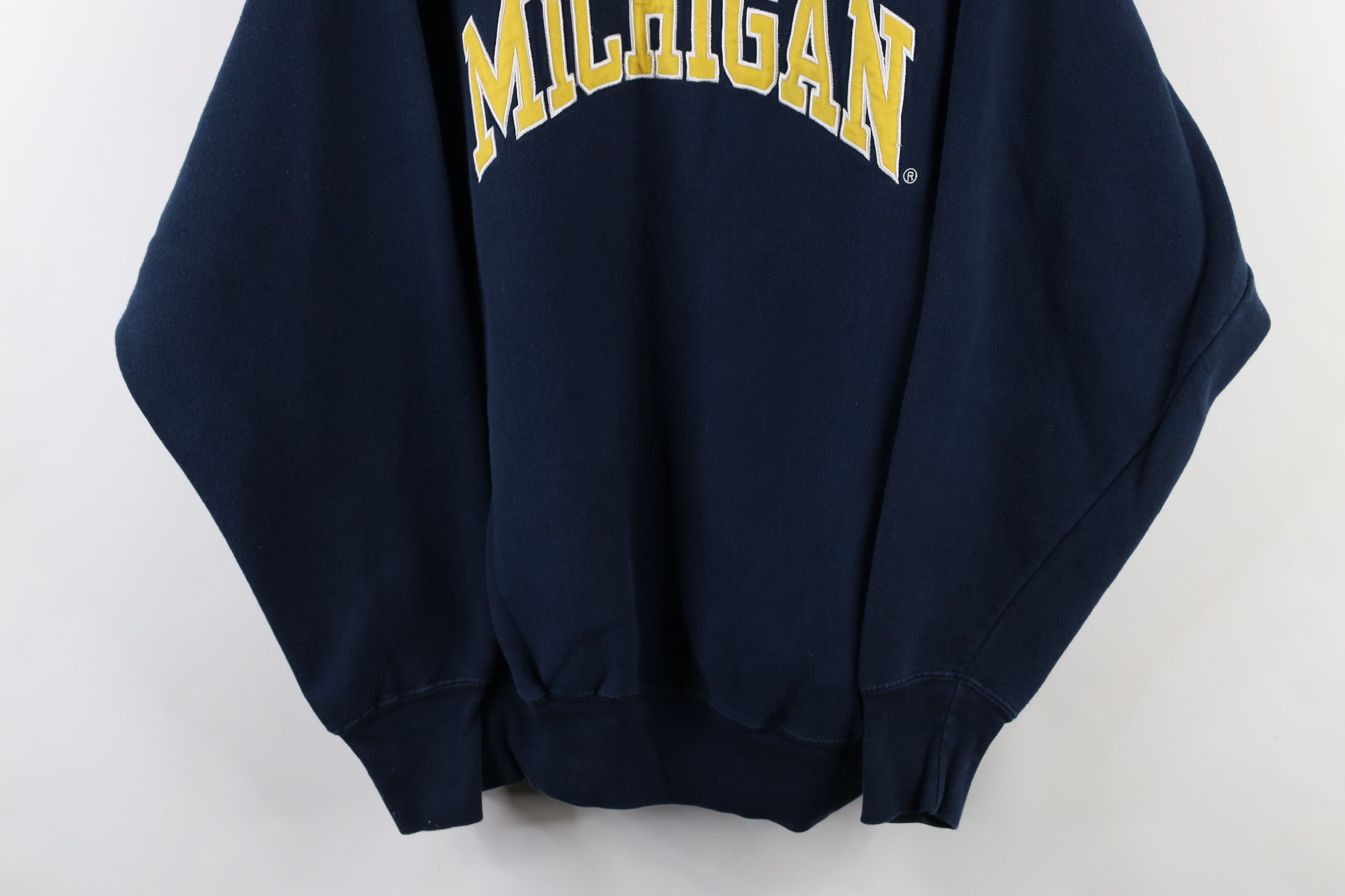 Vintage Vintage 90s Faded University of Michigan Crewneck Sweatshirt Size US L / EU 52-54 / 3 - 3 Thumbnail