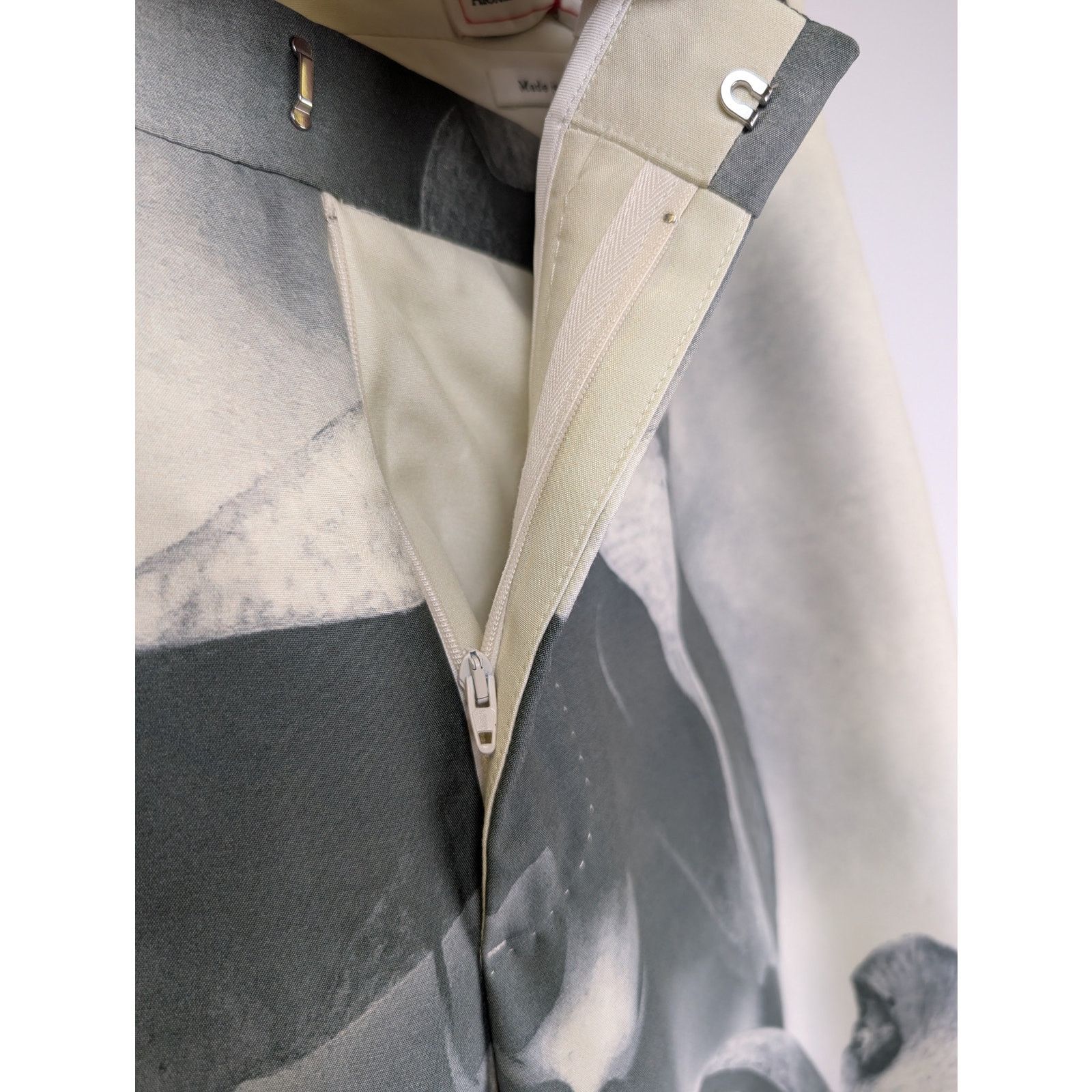 Alexander McQueen o1rshd1 Orchid Print ON Viscose Cady Pants in Putty/black Size US 32 / EU 48 - 6 Thumbnail