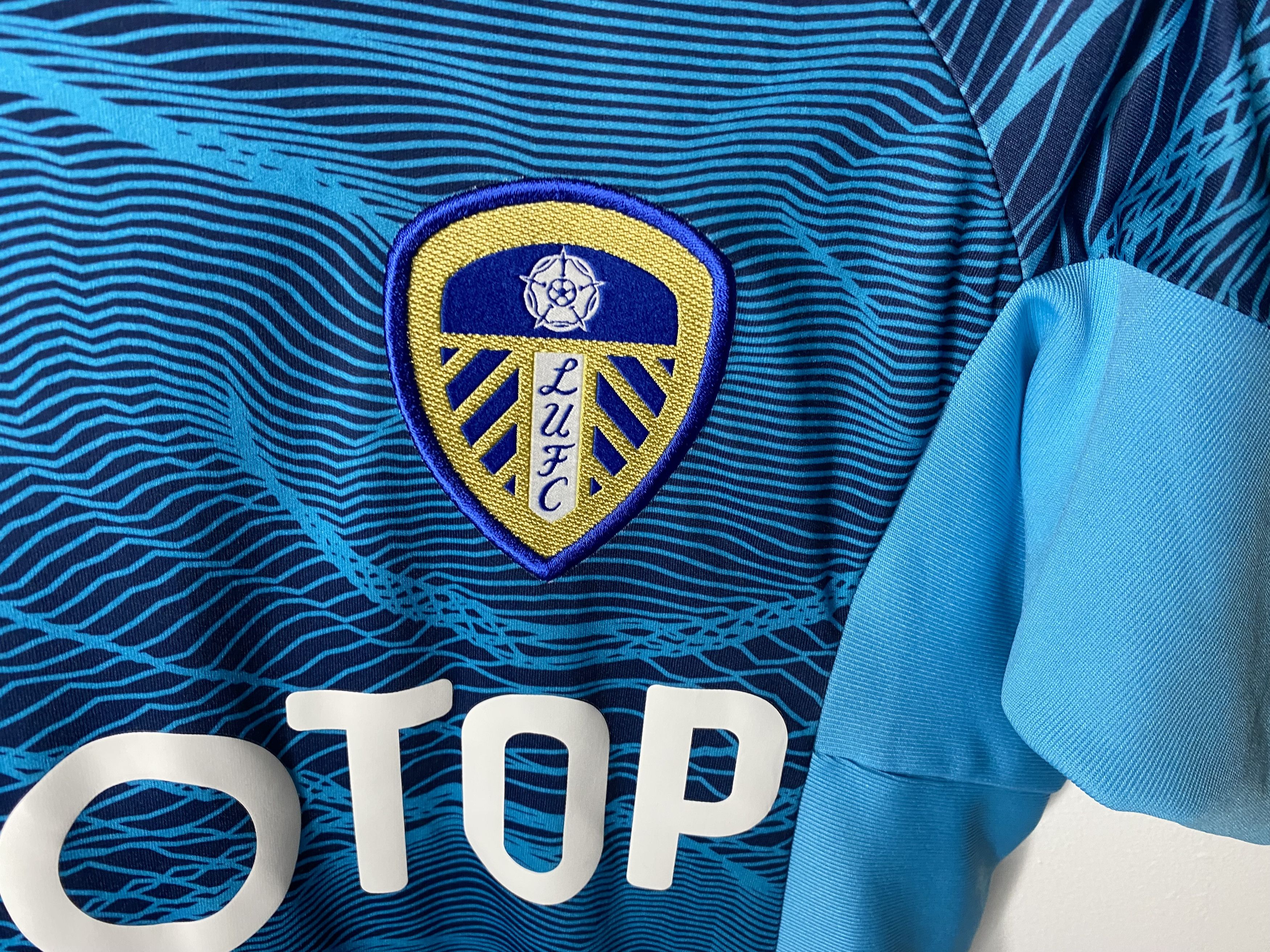 Adidas LEEDS UNITED 2021-22 GOALKEEPER FOOTBALL SHIRT SOCCER JERSEY Size US XS / EU 42 / 0 - 5 Thumbnail