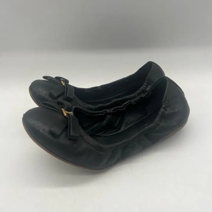 Louis Vuitton Louis Vuitton Black Logo Flat Shoes for Women 0079 Size US 6 / IT 36 - 1 Thumbnail