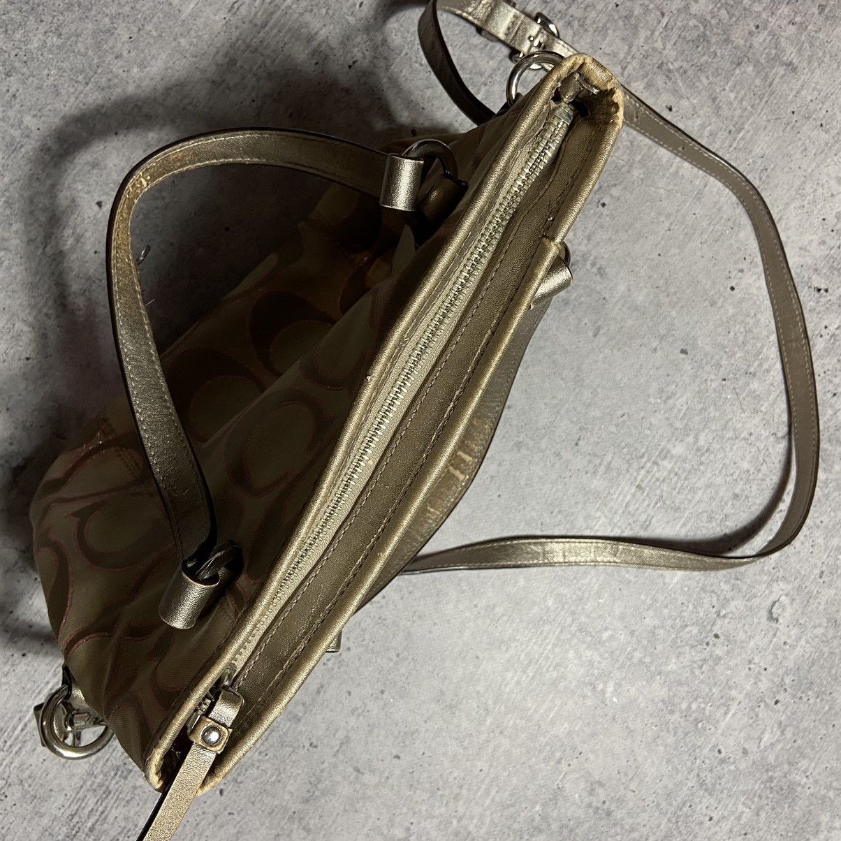 Coach × Designer 📌 Crazy Coach Y2K Monogram Shoulder Bag Size ONE SIZE - 16 Thumbnail