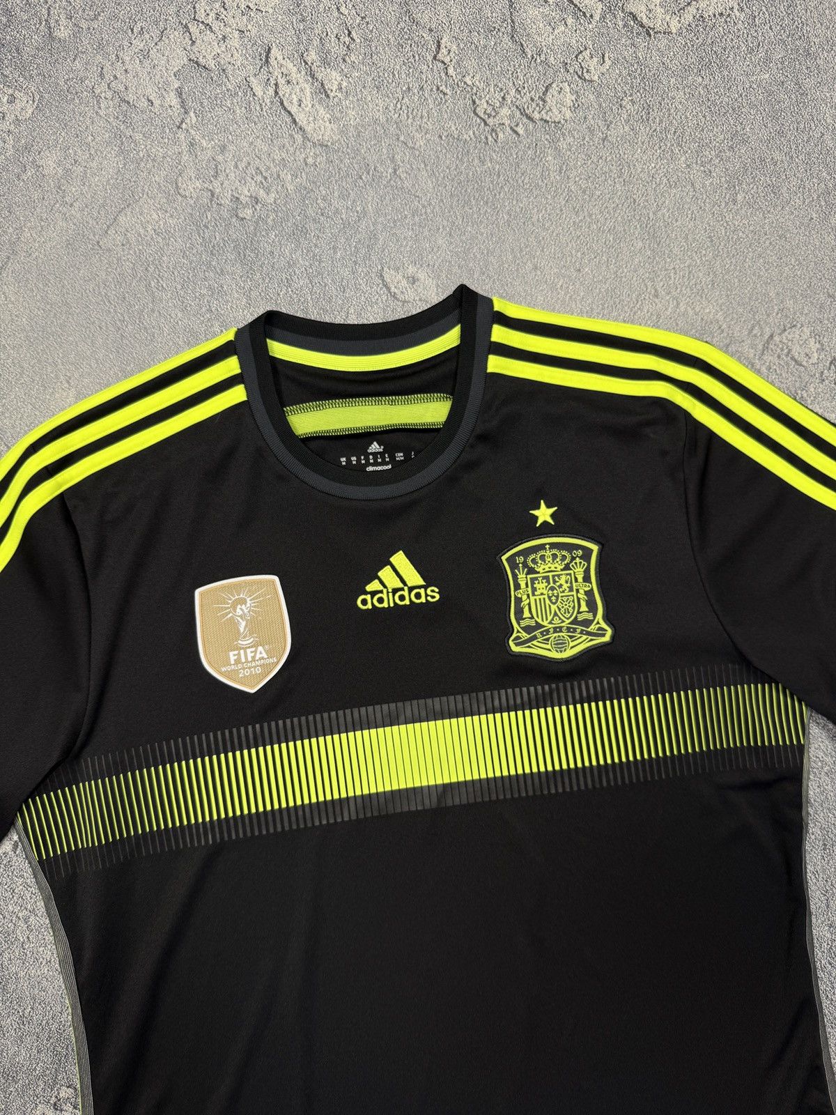 Adidas Adidas Spain 2010 Football Shirt Size US M / EU 48-50 / 2 - 2 Thumbnail