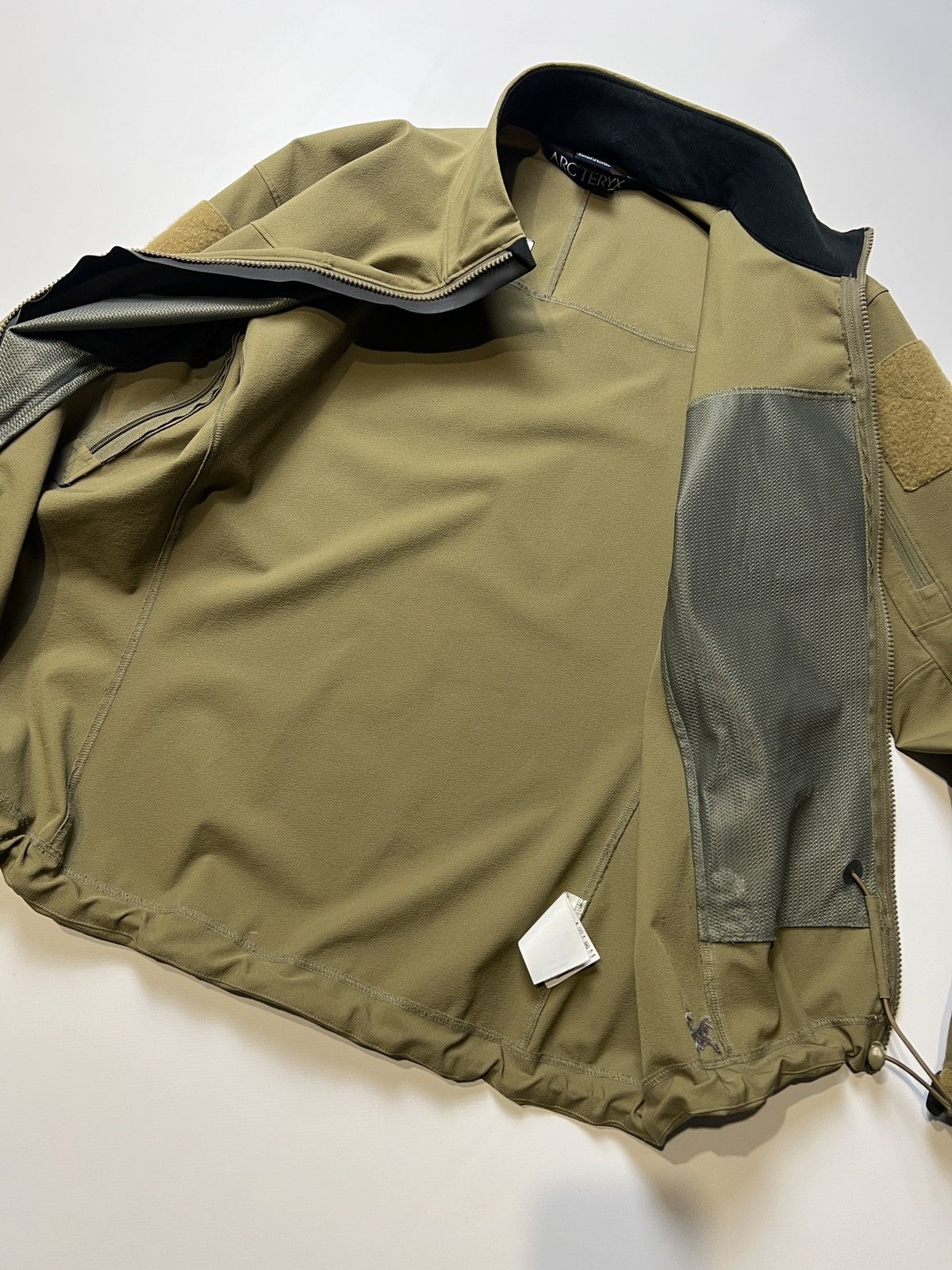 Arc'teryx Arc’teryx LEAF Combat Softshell Jacket – Crocodile Size US M / EU 48-50 / 2 - 6 Thumbnail