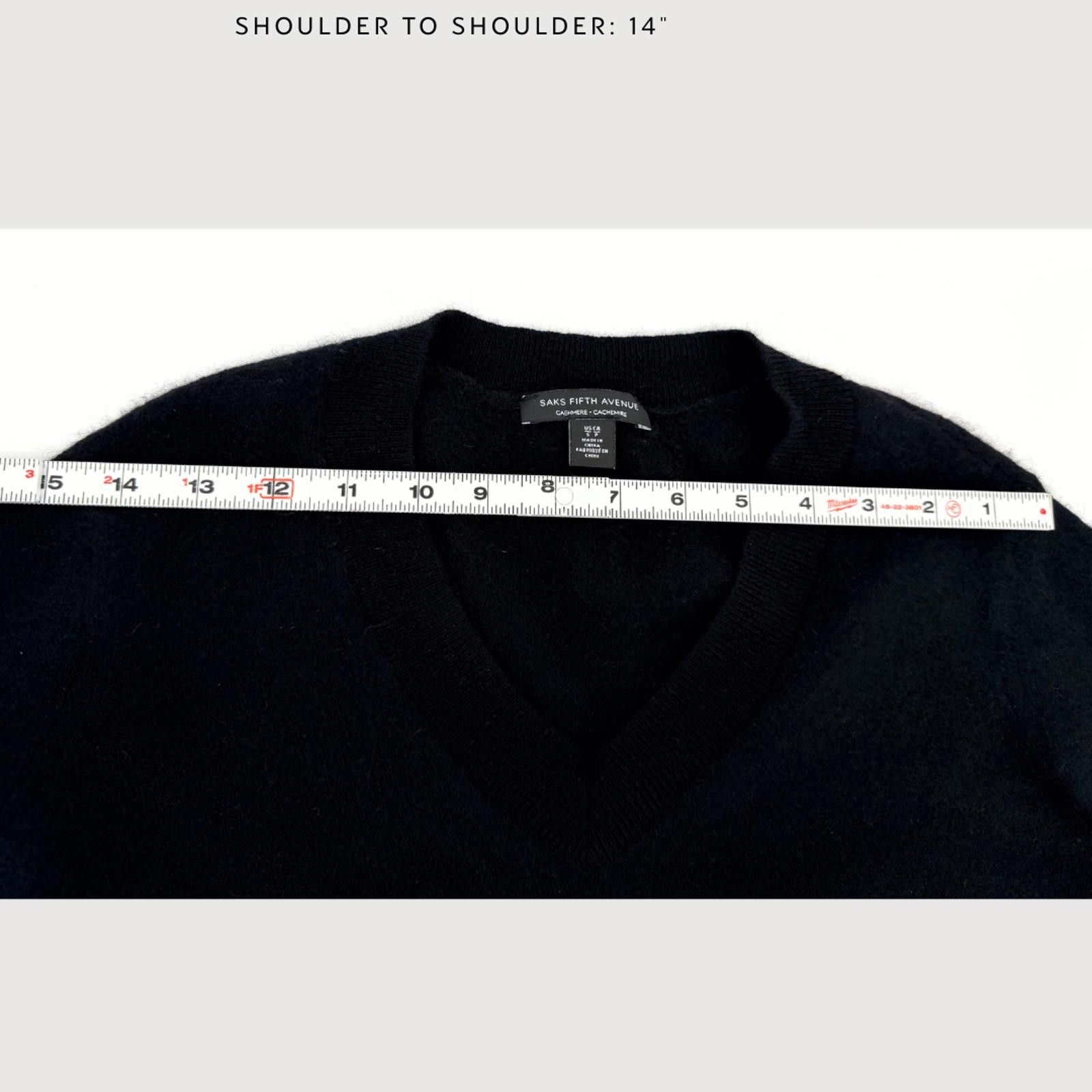 Saks Fifth Avenue Saks Fifth Avenue Sweater Cashmere V-Neck Black S Size S / US 4 / IT 40 - 6 Thumbnail