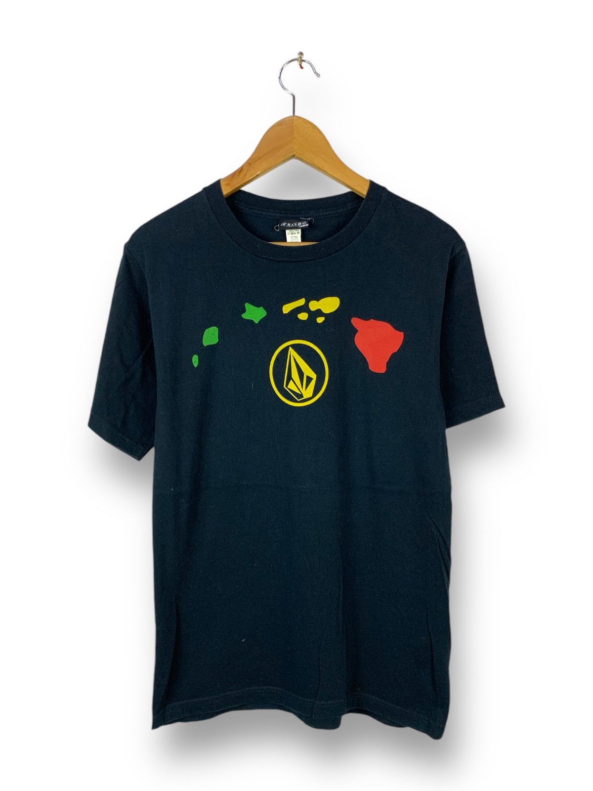 Vintage Steals! Vintage Y2K Volcom Hawaii Skate Surf Tee Punk Size US S / EU 44-46 / 1 - 1 Thumbnail