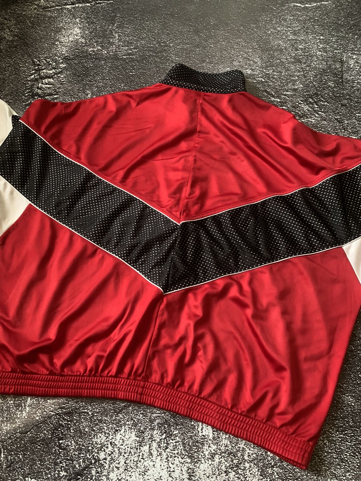 Nike Vintage Nike Basketball Track Top Zip Jacket Size US XL / EU 56 / 4 - 5 Thumbnail
