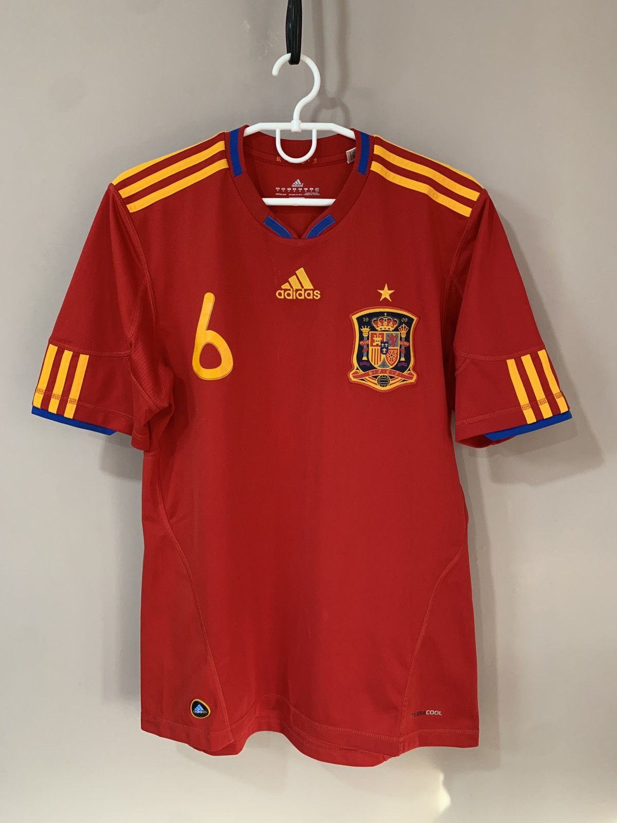 Adidas Spain 2010 World Cup Football Shirt Adidas Soccer INIESTA #6 Size US M / EU 48-50 / 2 - 2 Thumbnail