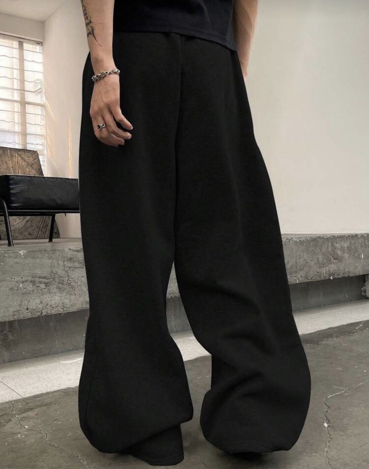 Other Baggy black wide leg Sweatpant Size US 29 - 1 Thumbnail