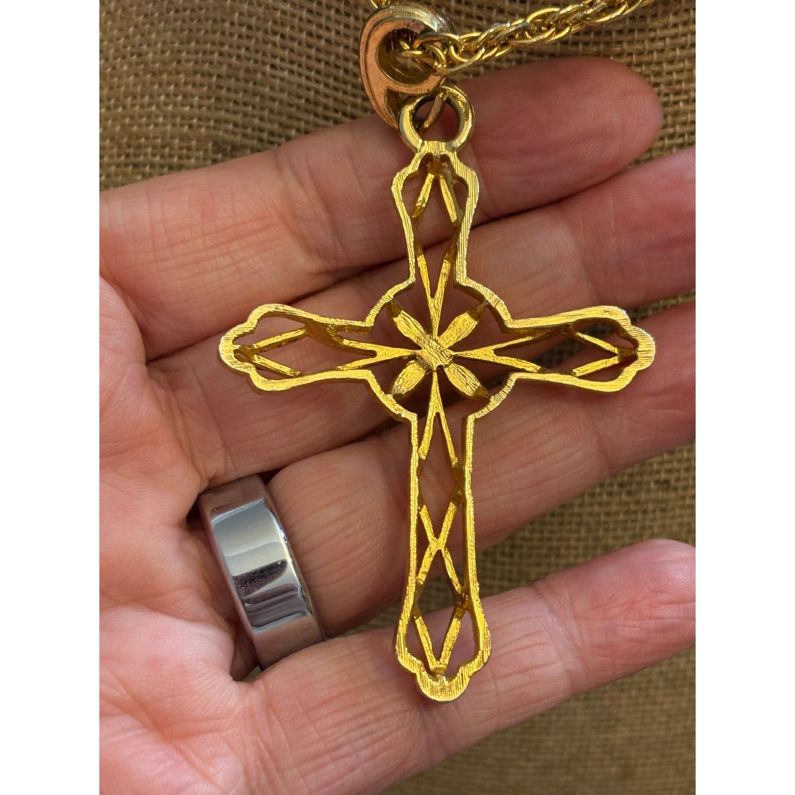 Other Vintage Gold Tone Cross Pendant Necklace 24 Inch Chain Size ONE SIZE - 8 Thumbnail