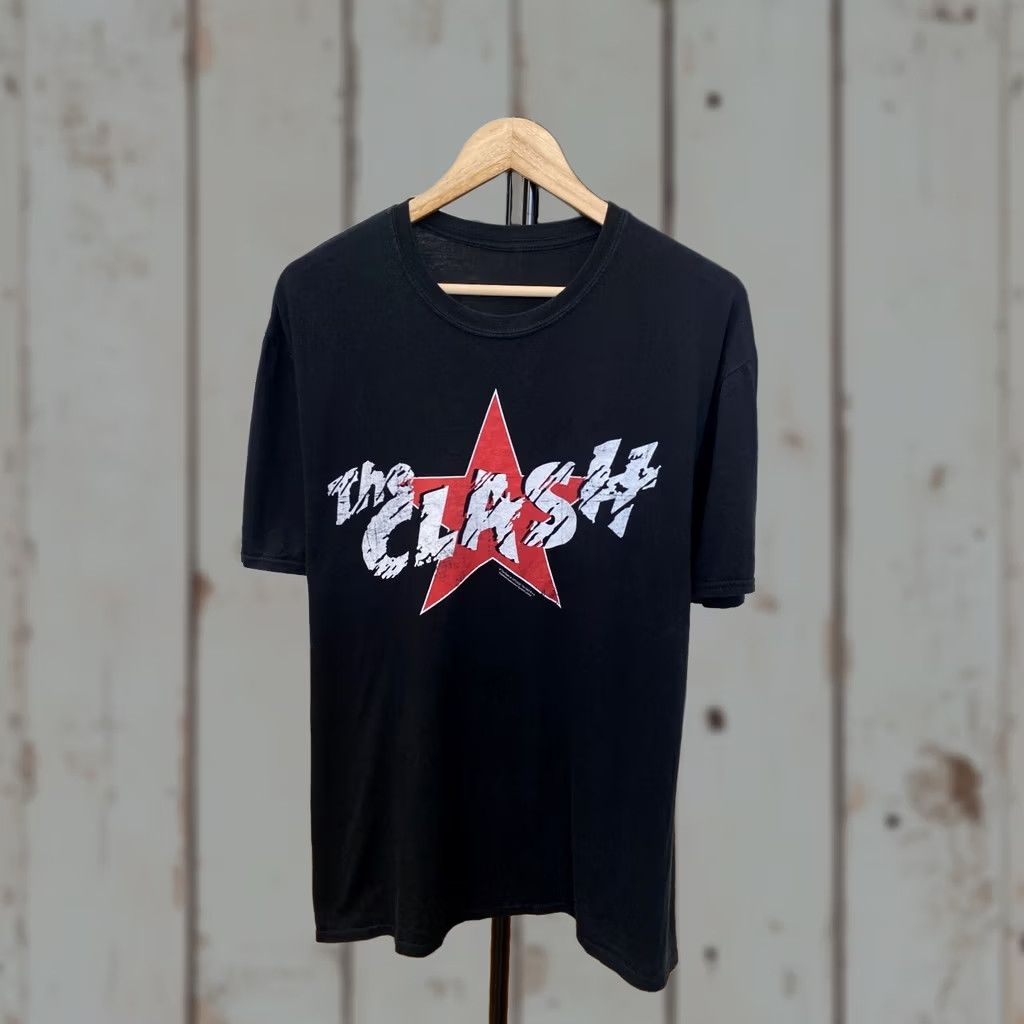 Gildan VINTAGE The Clash 1977/2020 T-shirt Rare Retro Hype Y2K XL Black Shirt Mens XL Black Retro The Clash 1977/2020 T-shirt Vintage Shirt Mens XL Black Size US XL / EU 56 / 4 - 1 Thumbnail